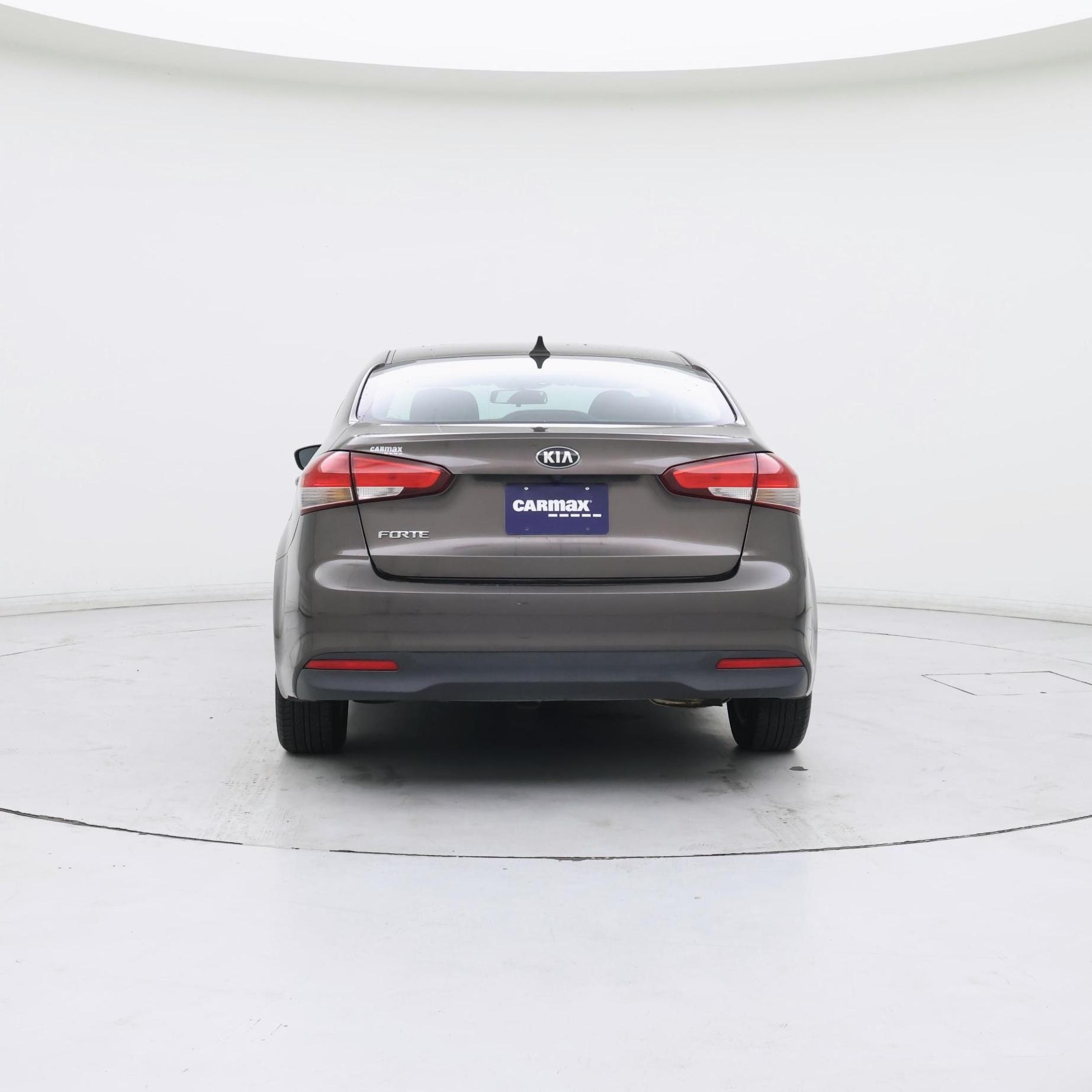 Thumbnail: 2017 Kia Forte - 6