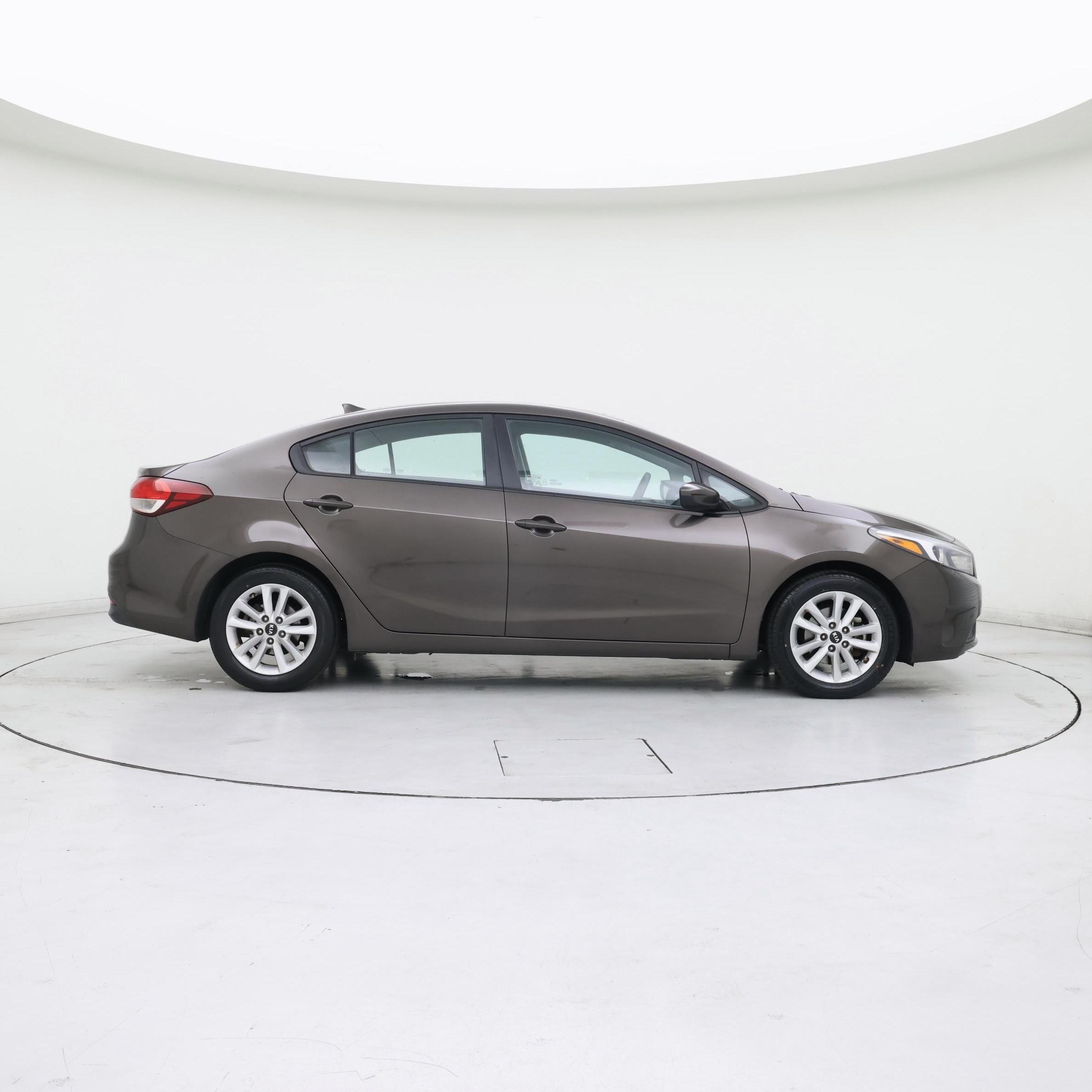 Thumbnail: 2017 Kia Forte - 7