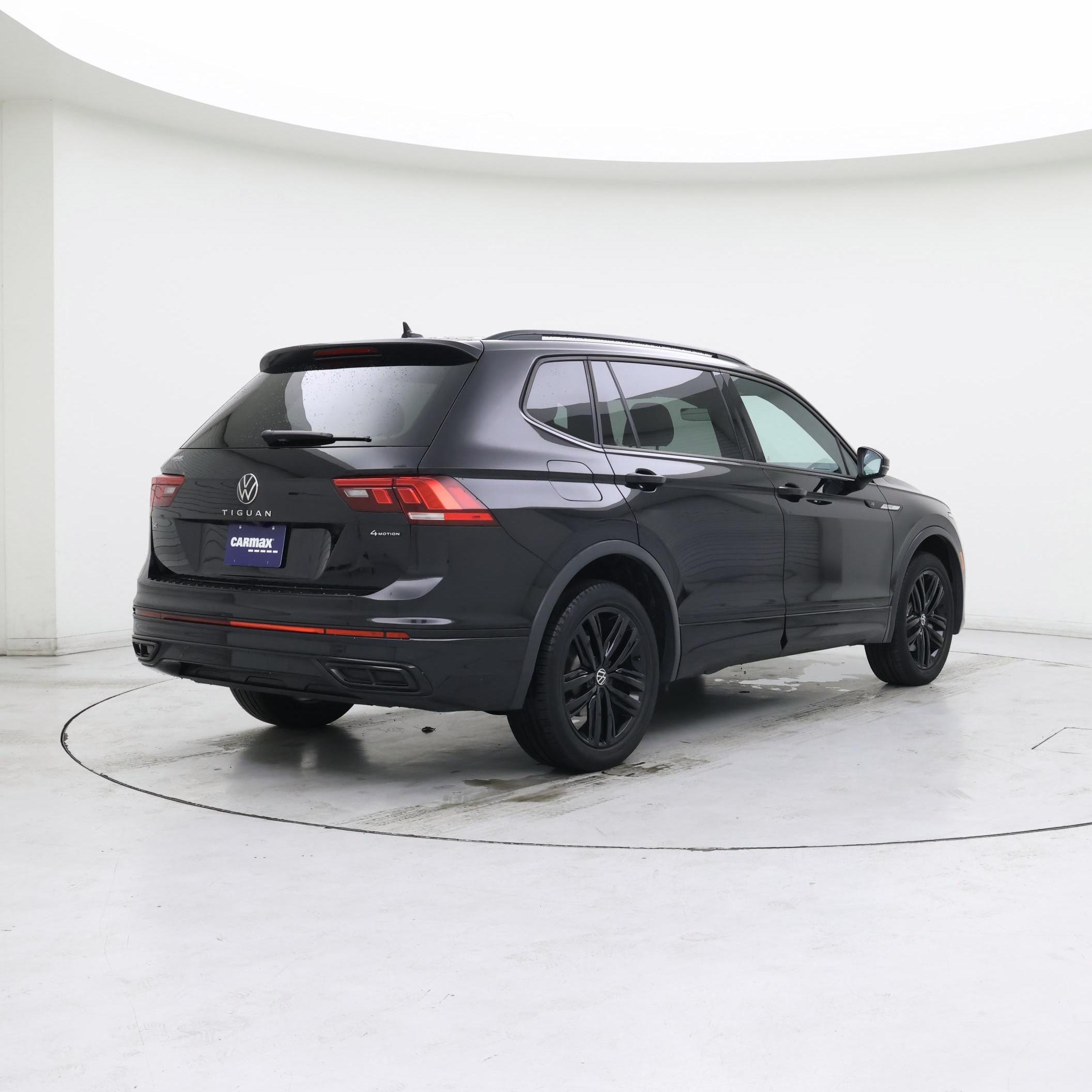 Thumbnail: 2022 Volkswagen Tiguan - 8