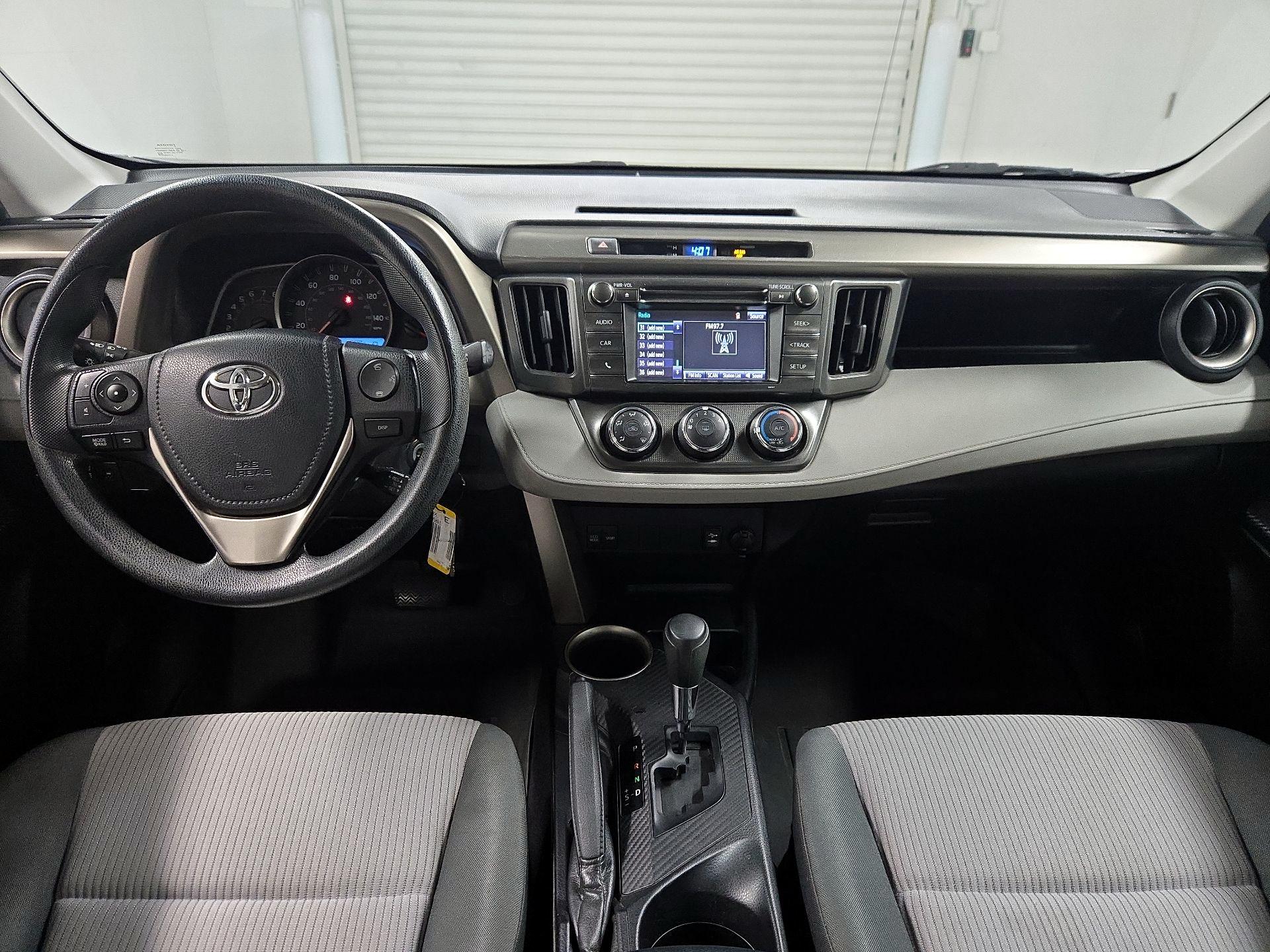 Thumbnail: 2015 Toyota RAV4 - 9