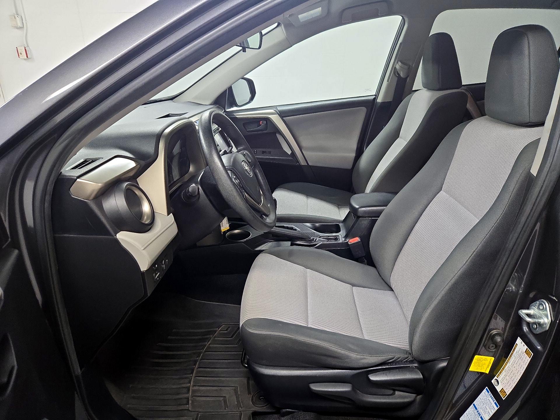 Thumbnail: 2015 Toyota RAV4 - 11