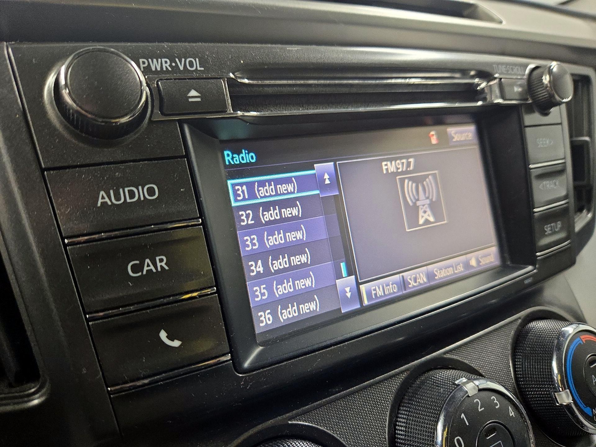 Thumbnail: 2015 Toyota RAV4 - 15