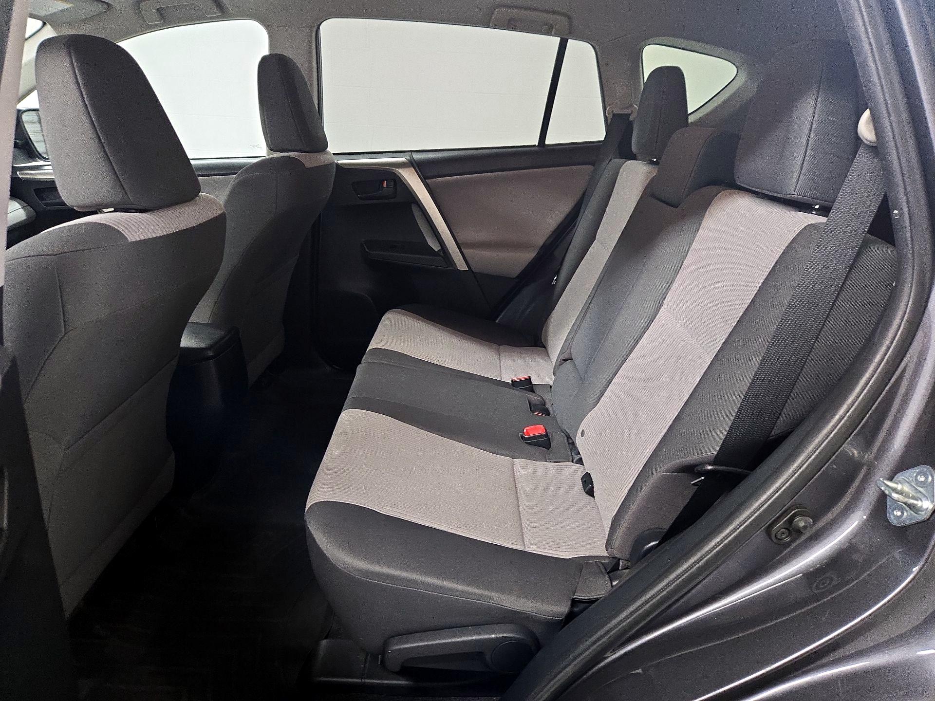 Thumbnail: 2015 Toyota RAV4 - 19