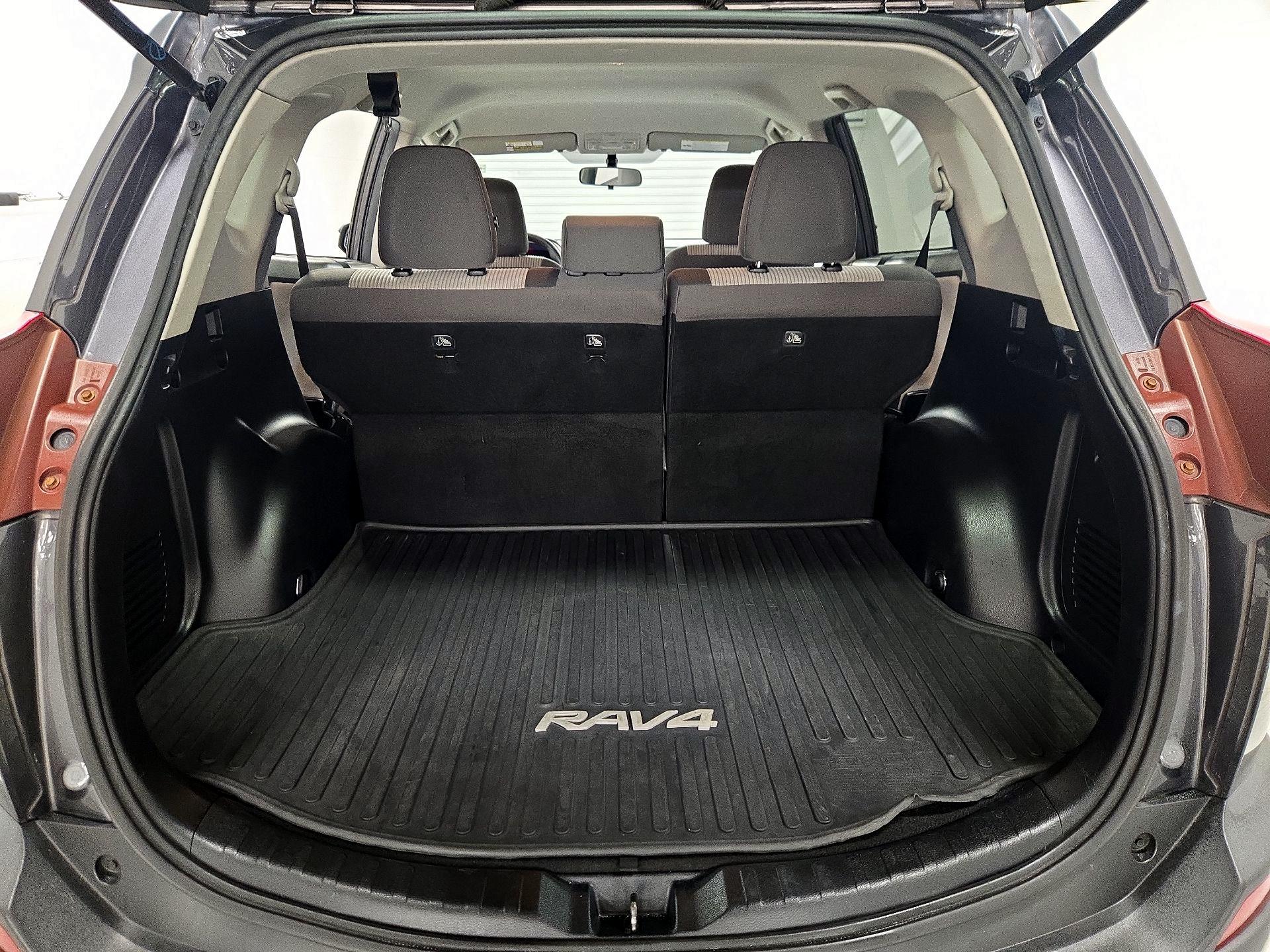 Thumbnail: 2015 Toyota RAV4 - 20