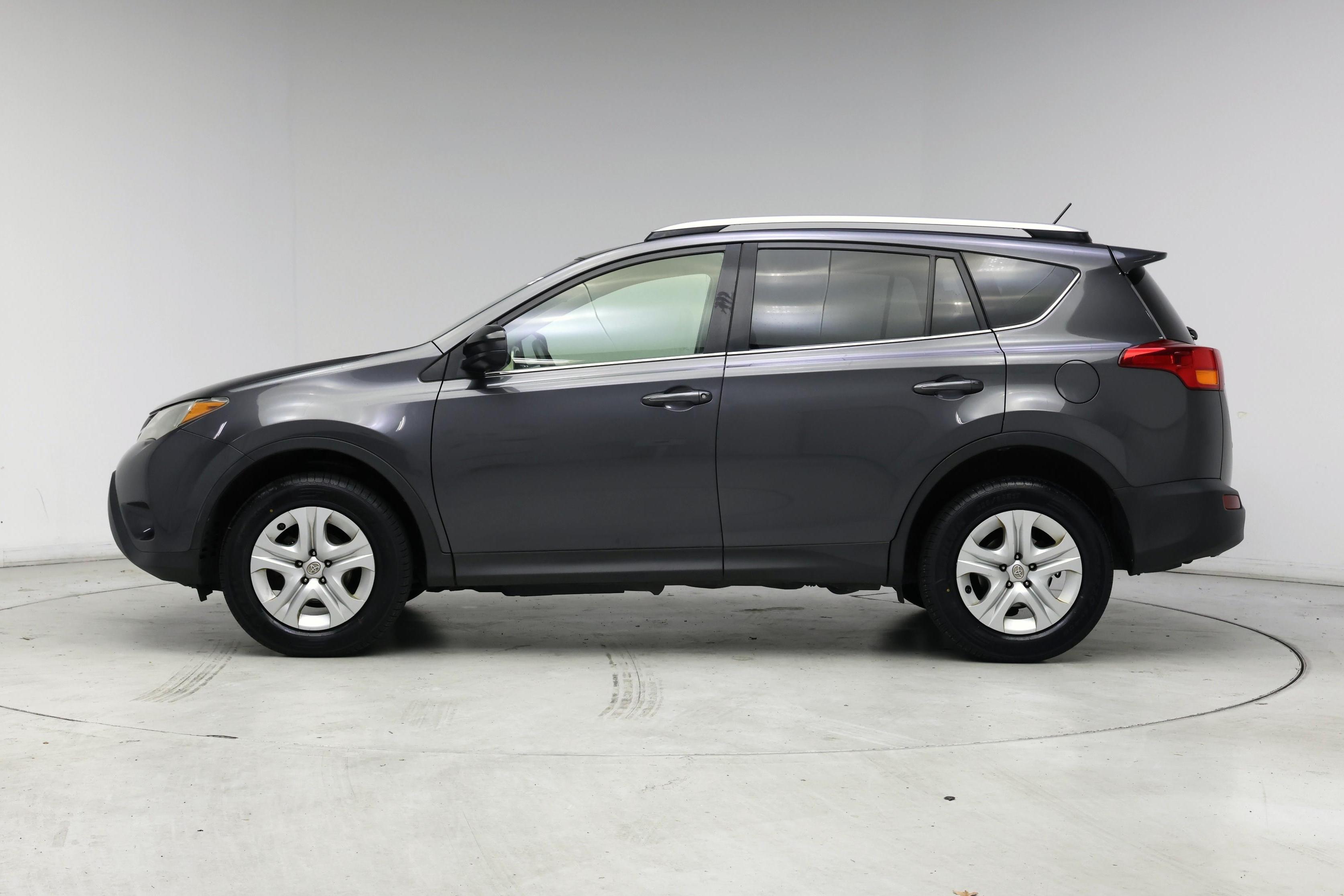 Thumbnail: 2015 Toyota RAV4 - 3