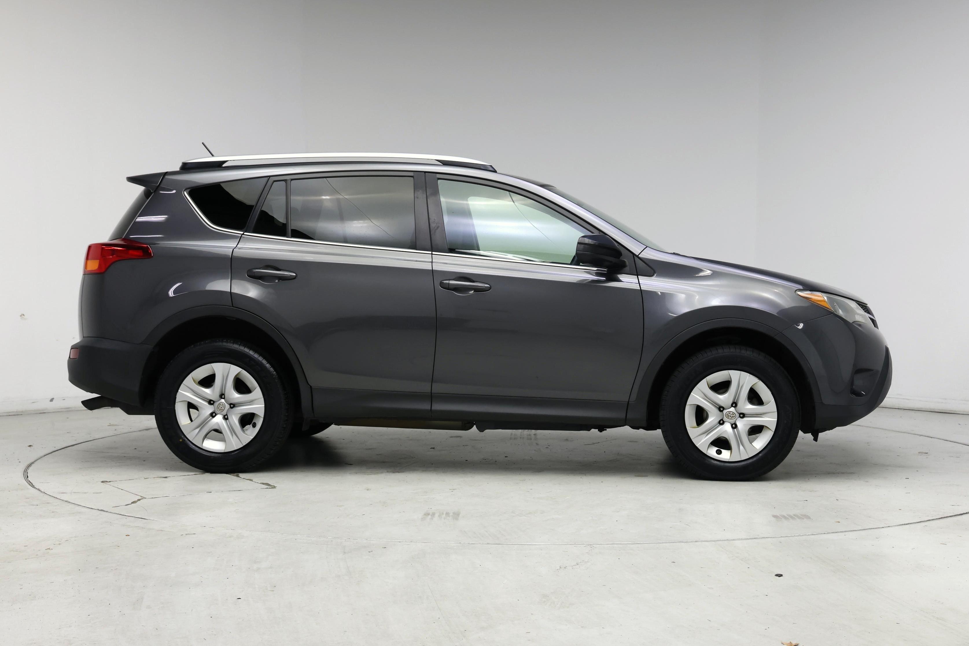 Thumbnail: 2015 Toyota RAV4 - 7