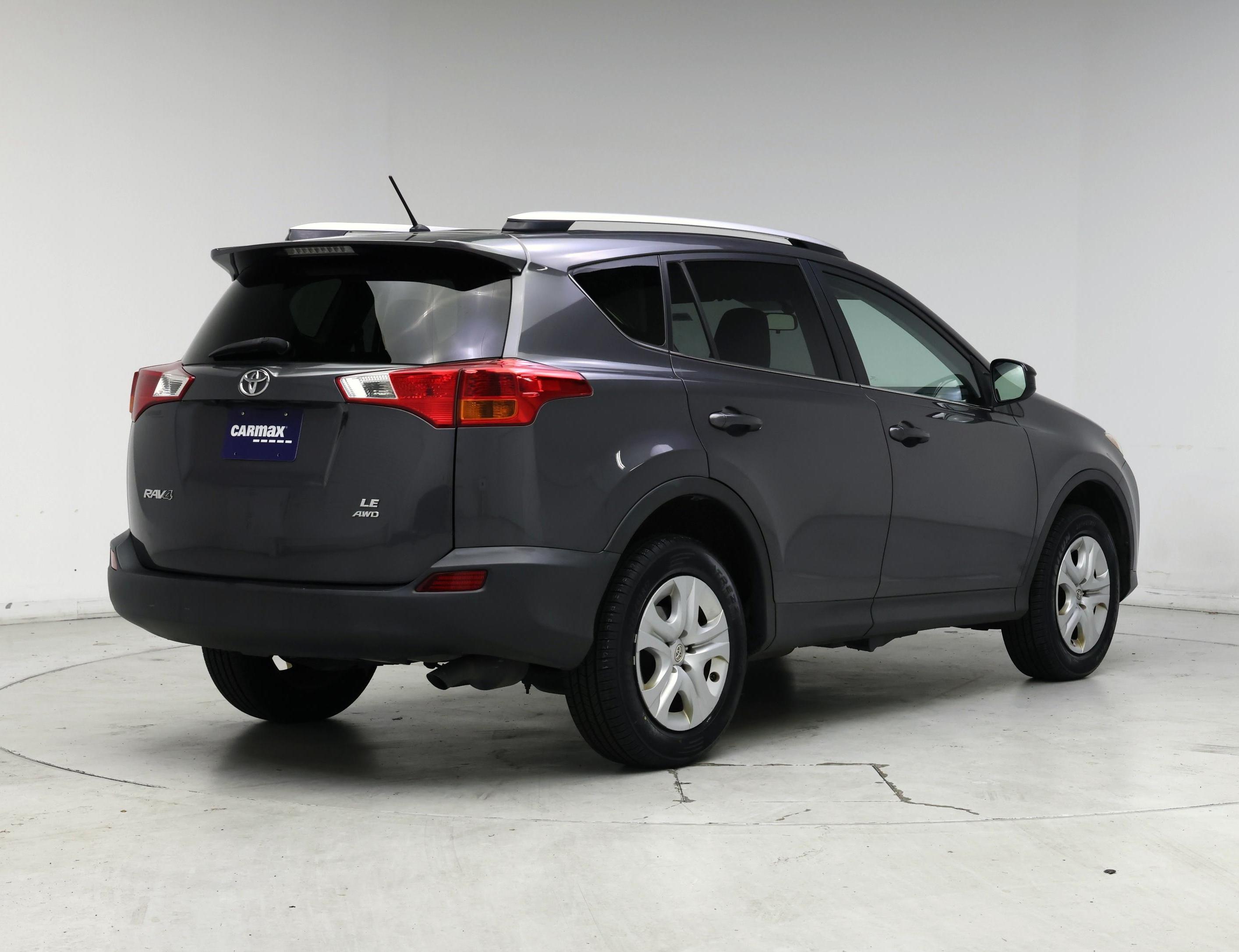 Thumbnail: 2015 Toyota RAV4 - 8