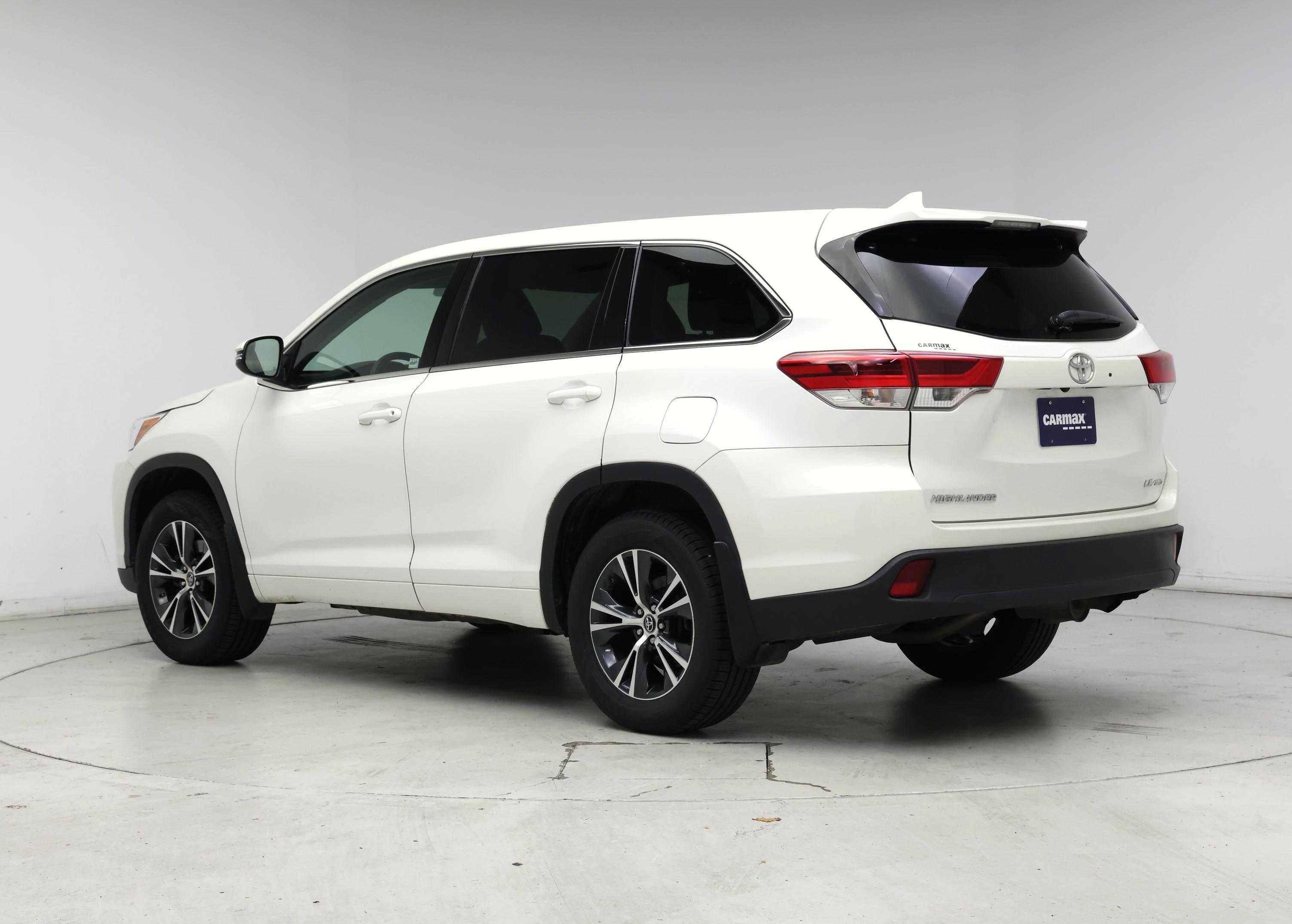 Thumbnail: 2018 Toyota Highlander - 2