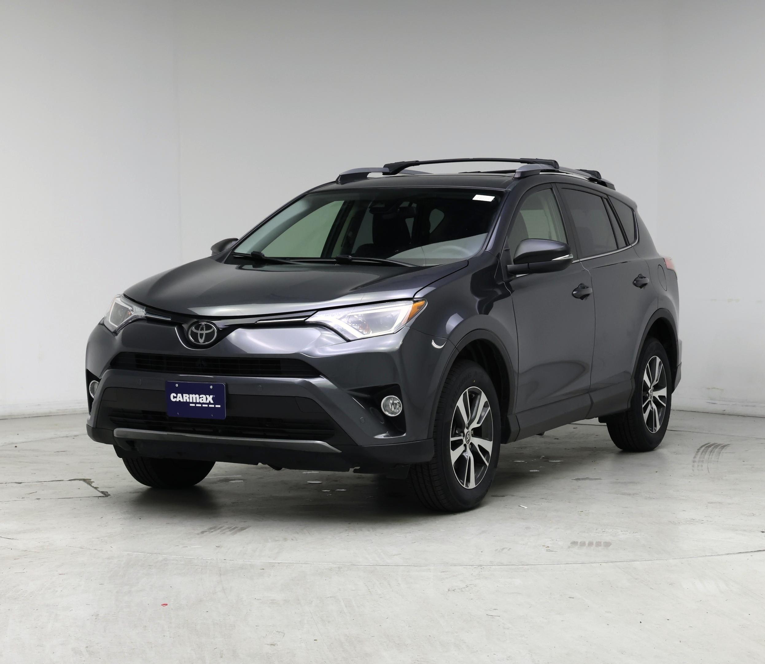 Thumbnail: 2017 Toyota RAV4 - 4