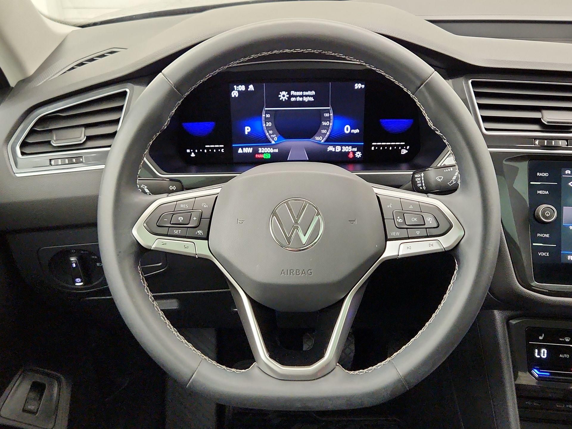 Thumbnail: 2022 Volkswagen Tiguan - 10