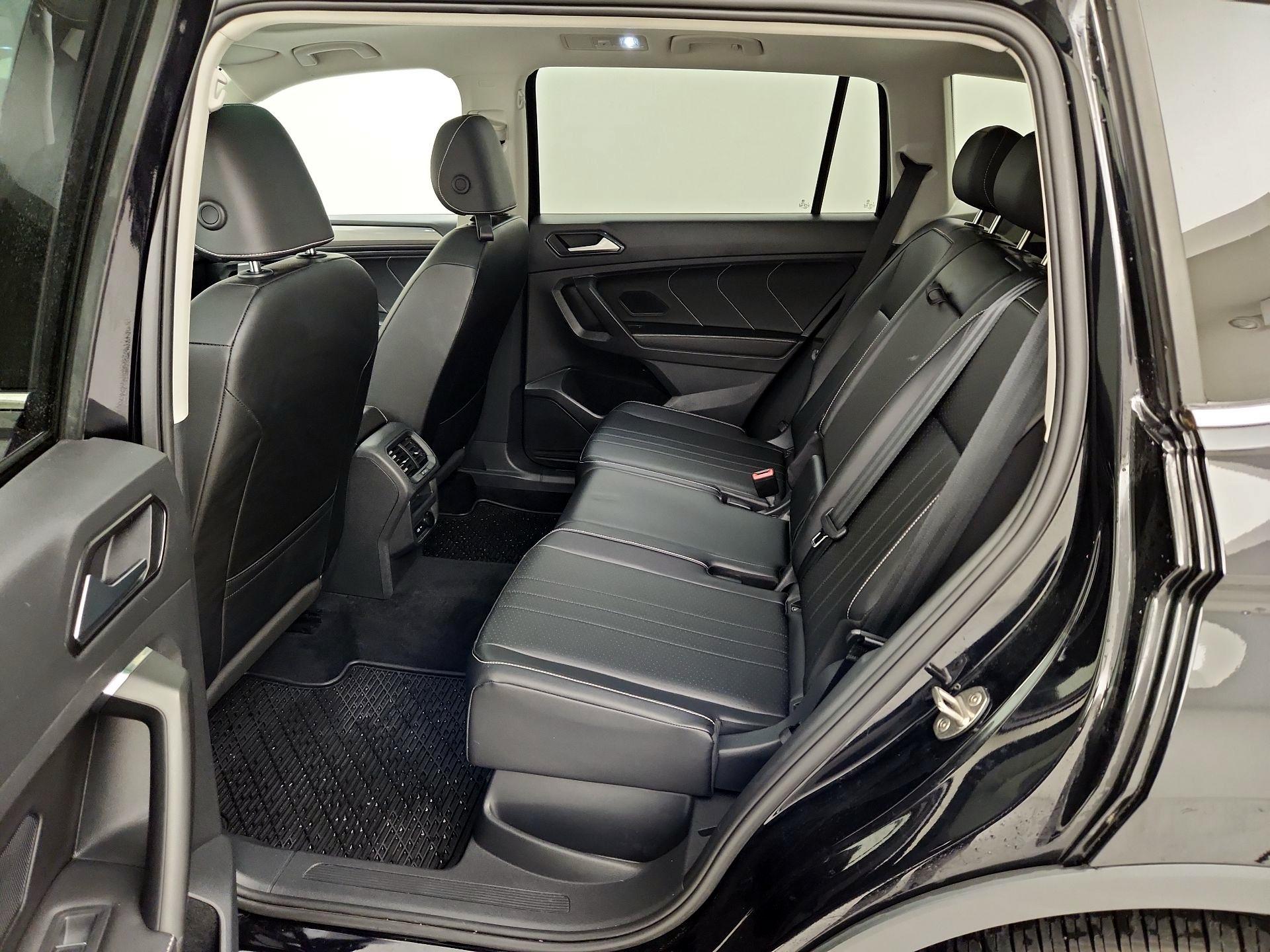 Thumbnail: 2022 Volkswagen Tiguan - 20