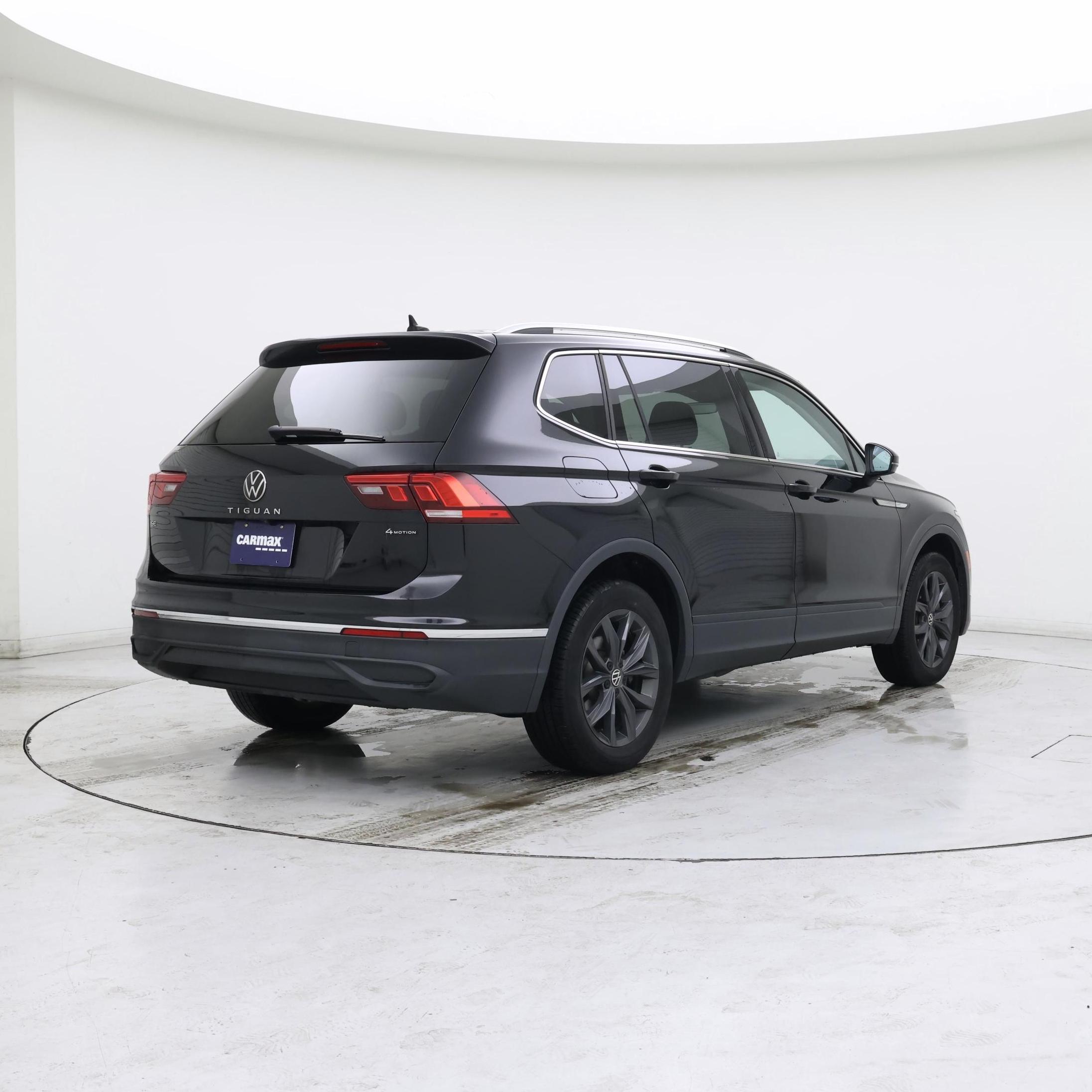 Thumbnail: 2022 Volkswagen Tiguan - 8