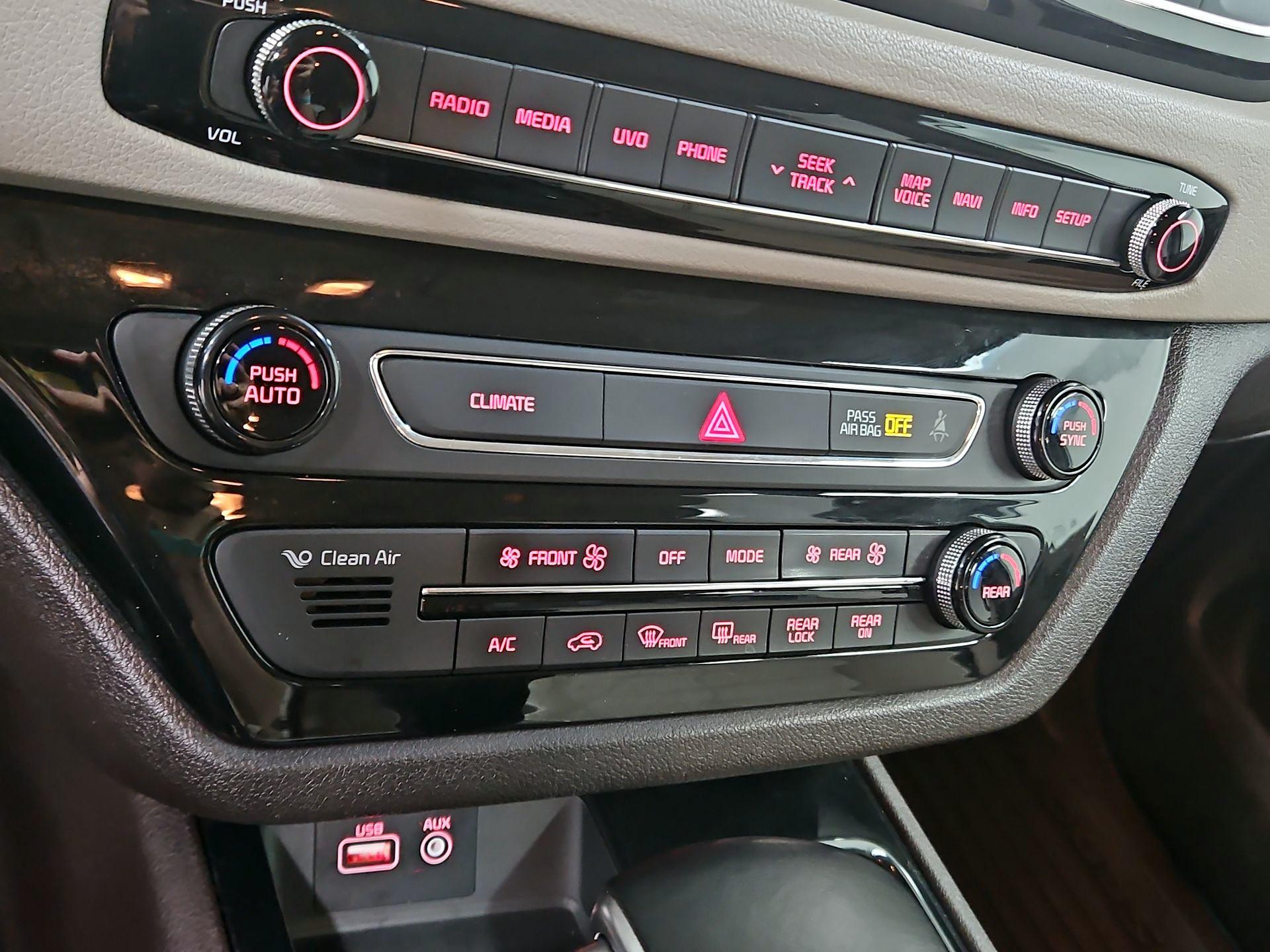 Thumbnail: 2018 Kia Sedona - 17