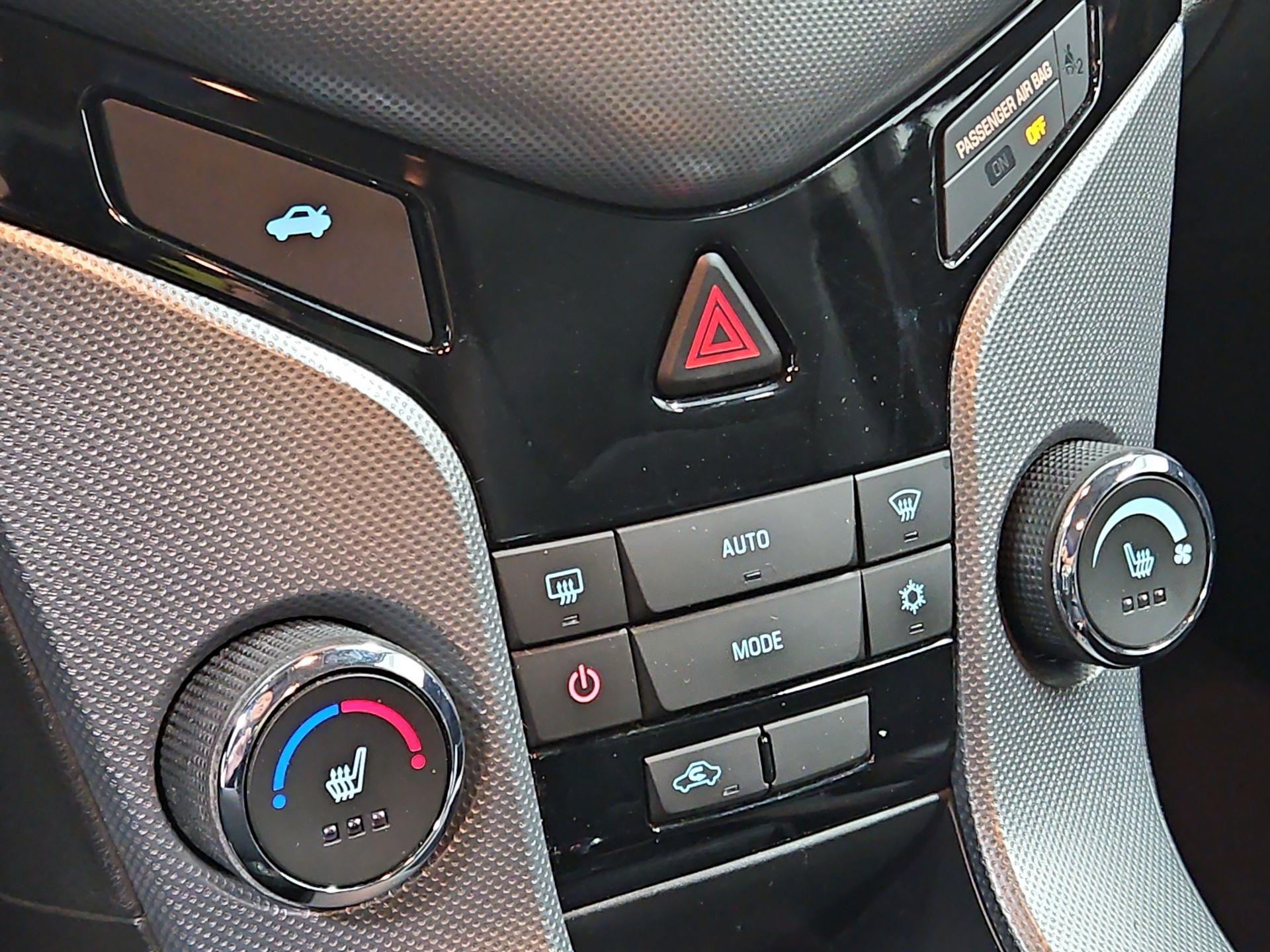 Thumbnail: 2015 Chevrolet Cruze - 16