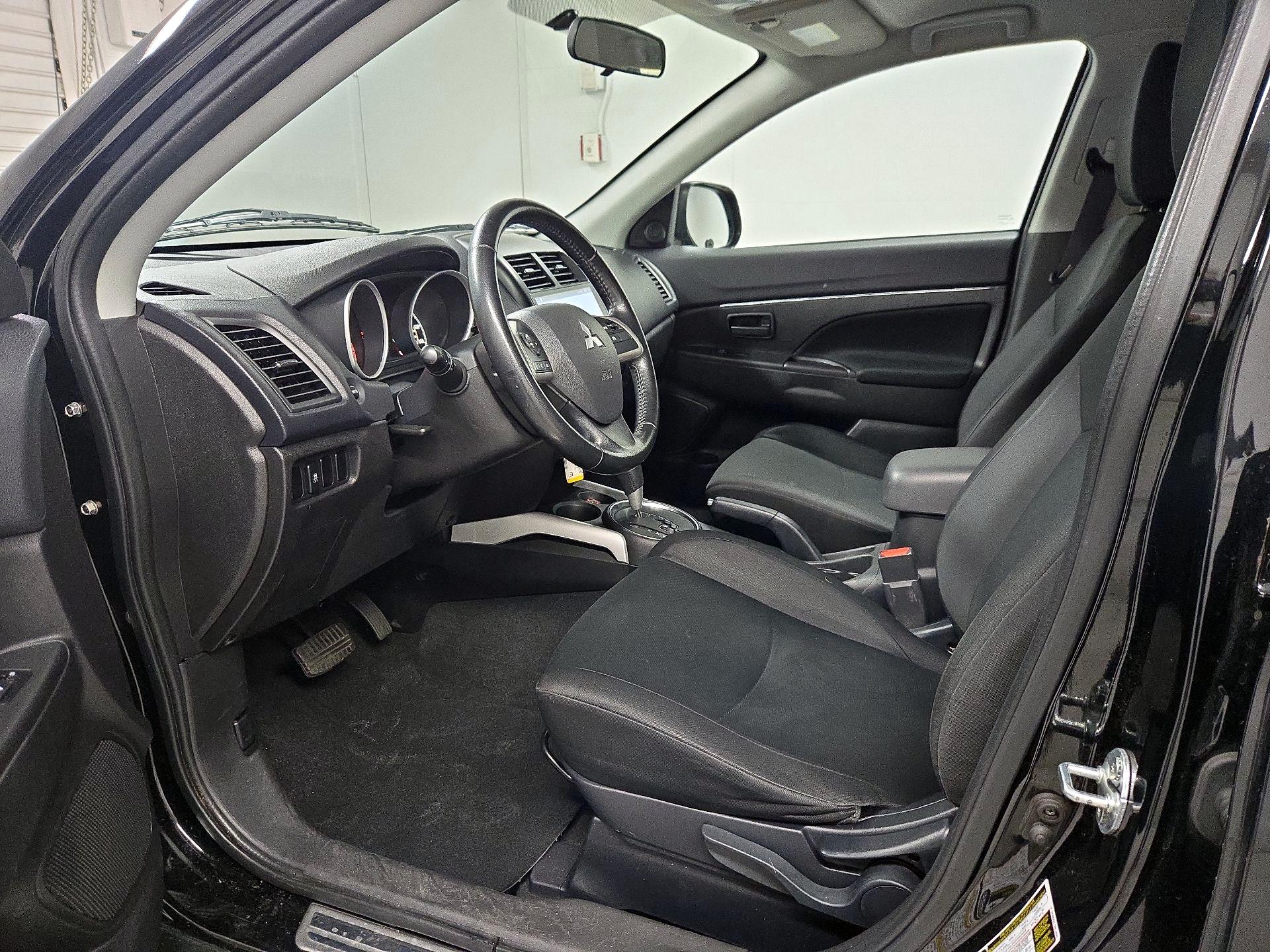 Thumbnail: 2014 Mitsubishi Outlander Sport - 11