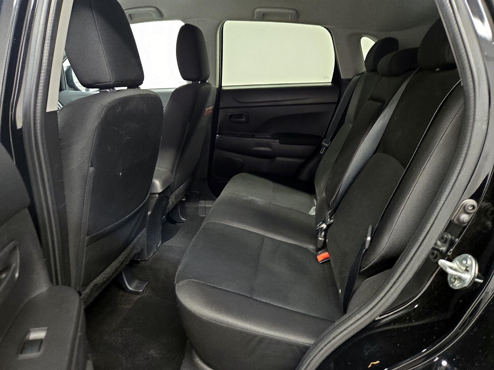 Thumbnail: 2014 Mitsubishi Outlander Sport - 19