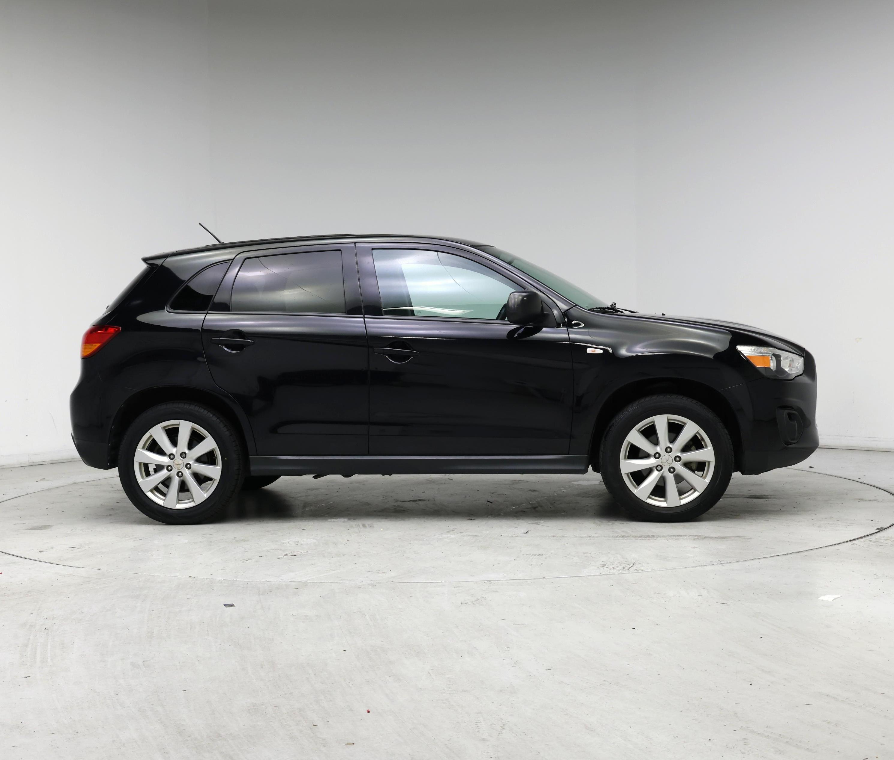 Thumbnail: 2014 Mitsubishi Outlander Sport - 7