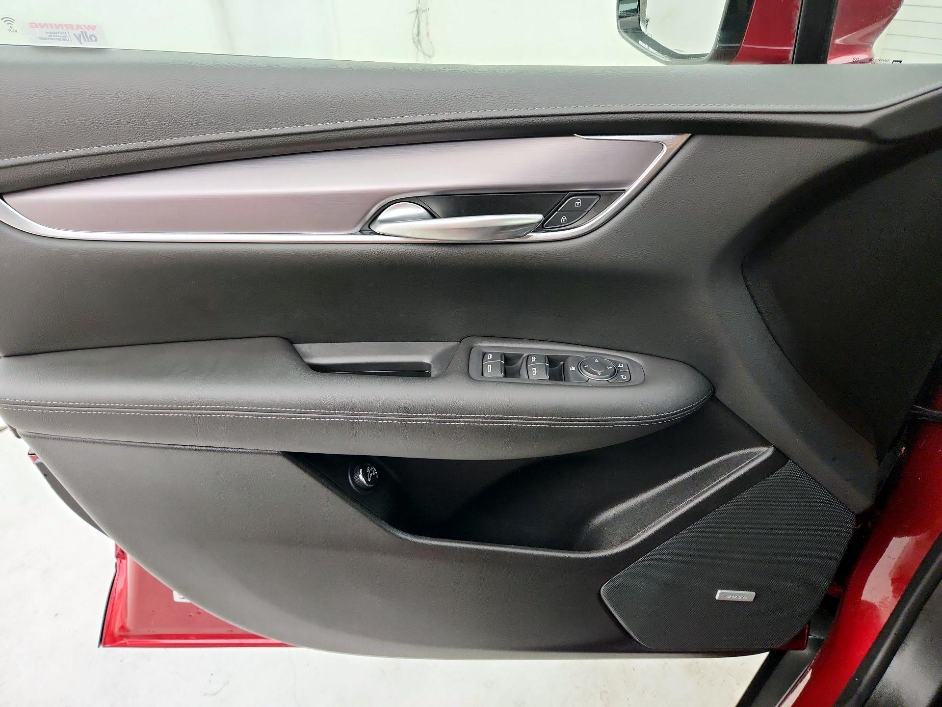 Thumbnail: 2023 Cadillac XT5 - 12