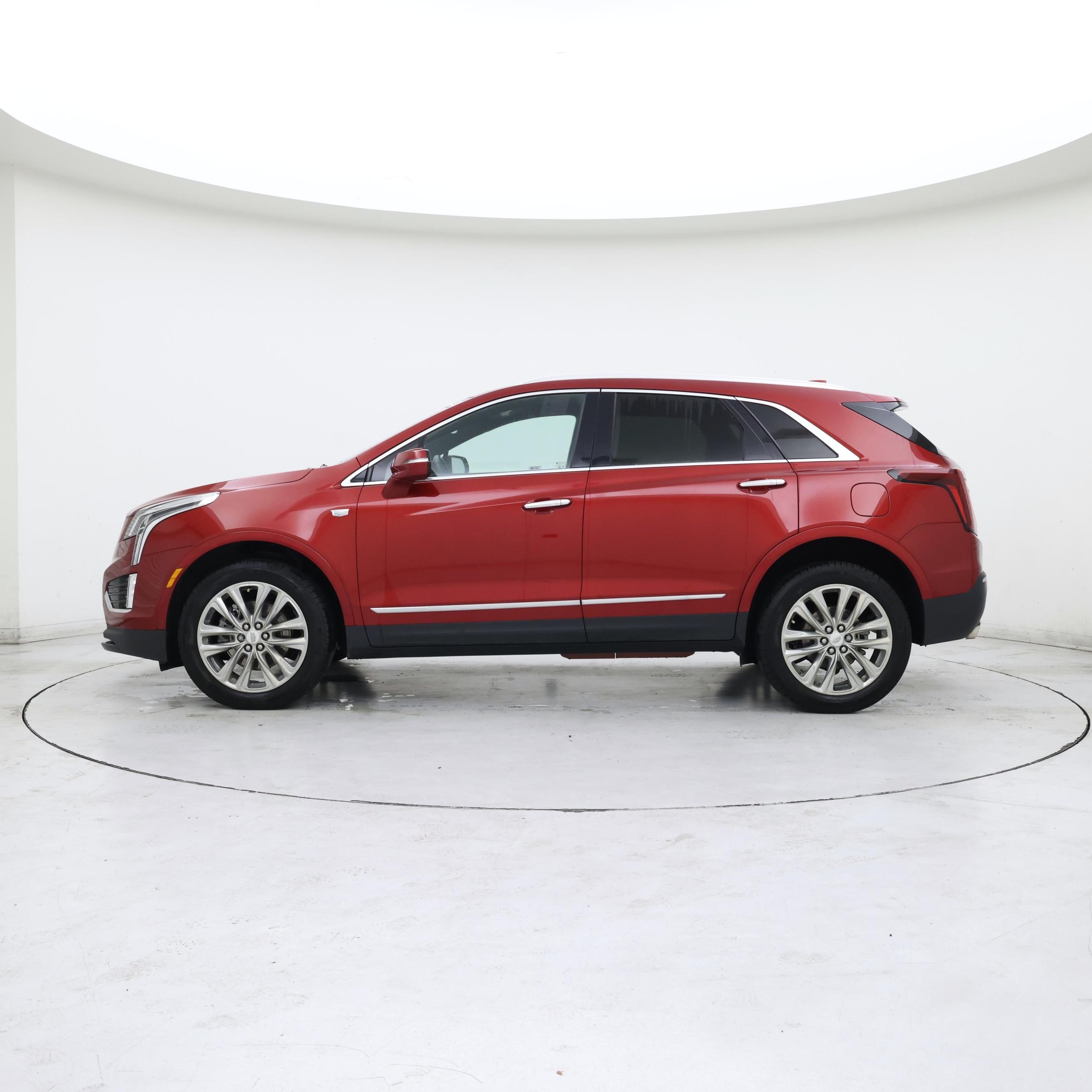 Thumbnail: 2023 Cadillac XT5 - 3