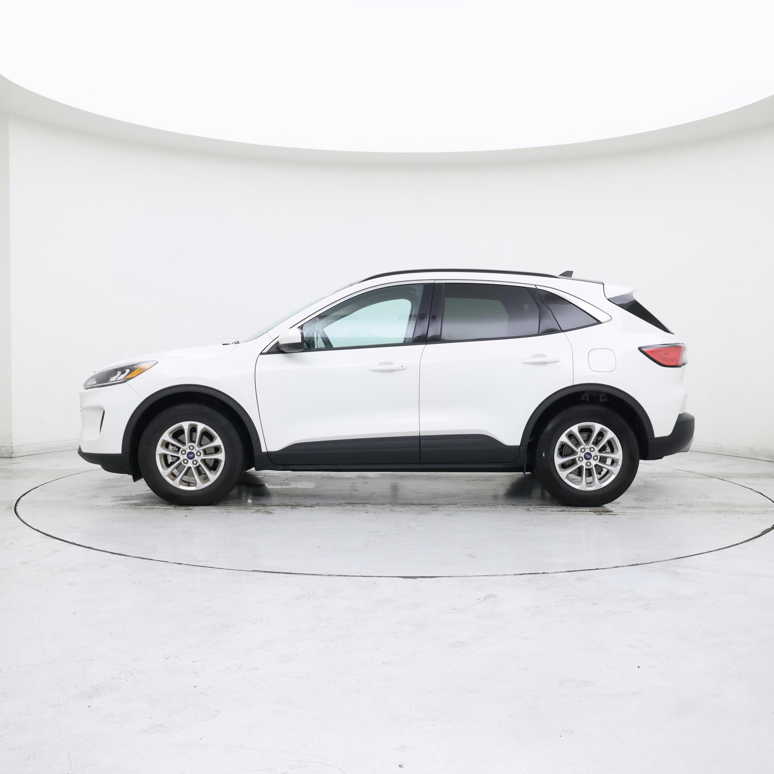 Thumbnail: 2020 Ford Escape - 3