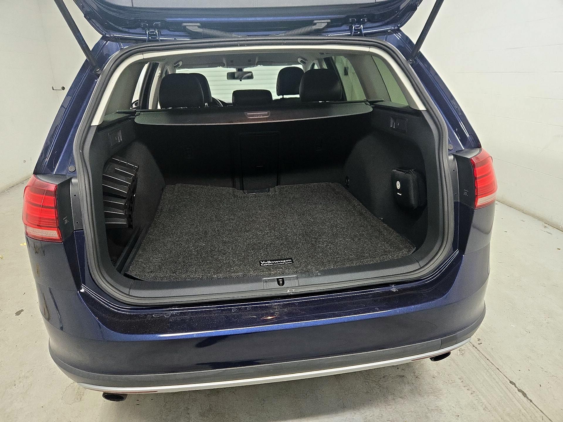 Thumbnail: 2019 Volkswagen Golf - 20
