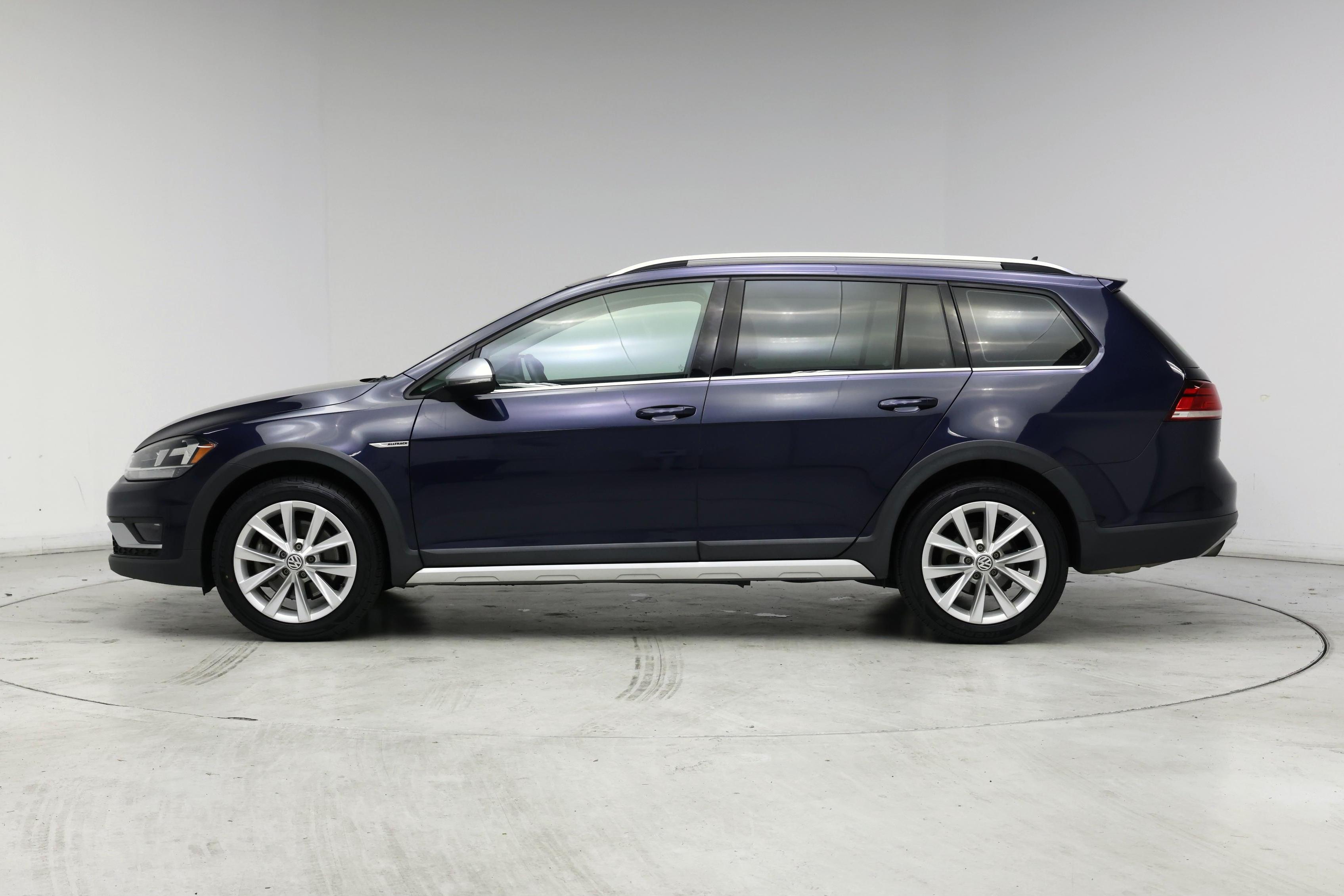 Thumbnail: 2019 Volkswagen Golf - 3