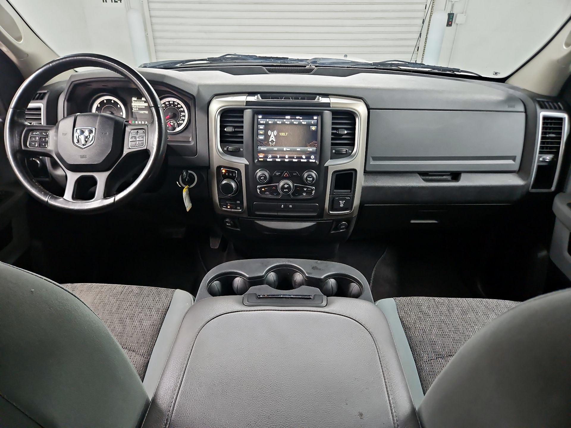 Thumbnail: 2019 RAM 1500 Classic - 9