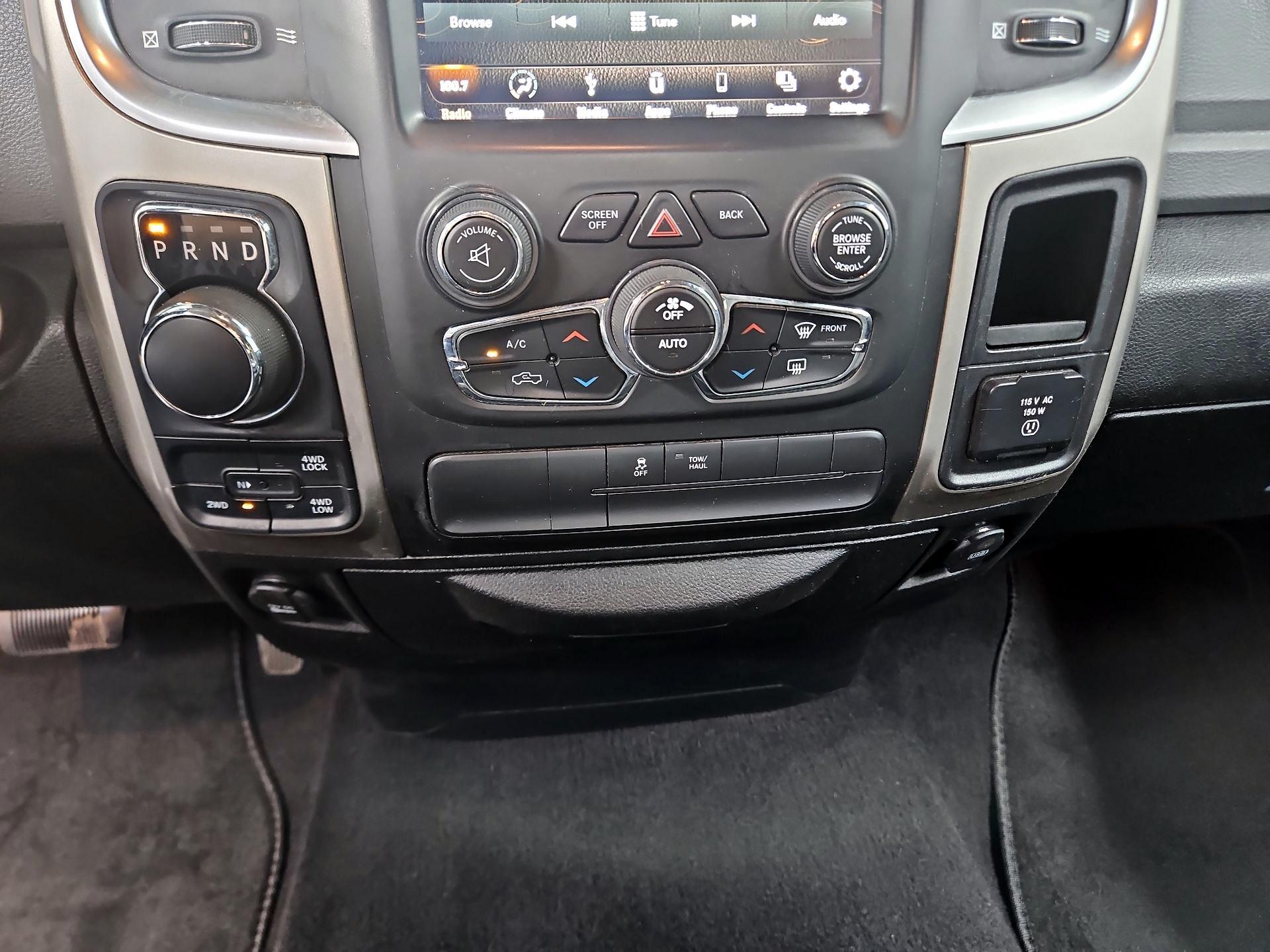 Thumbnail: 2019 RAM 1500 Classic - 17