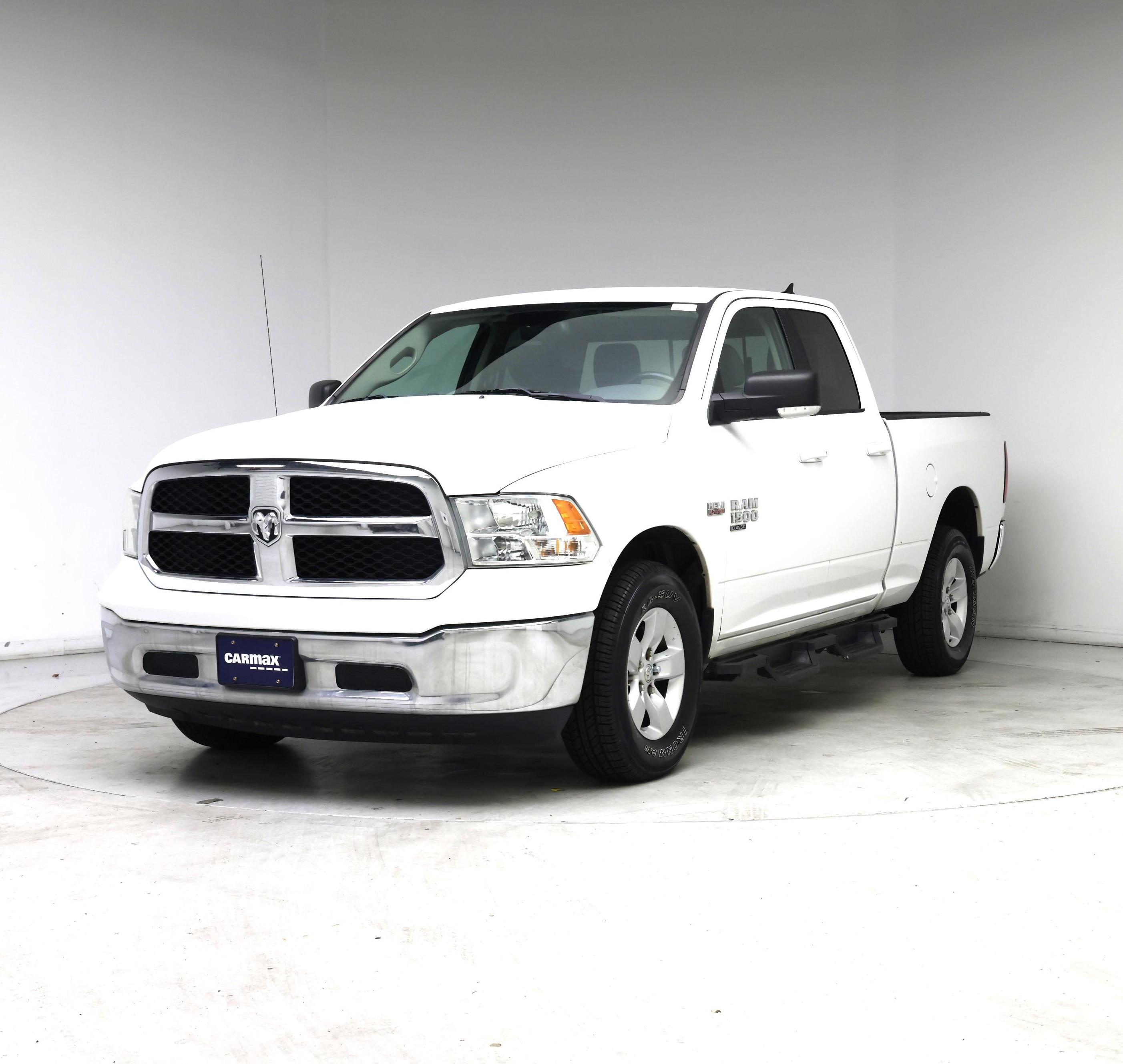 Thumbnail: 2019 RAM 1500 Classic - 4