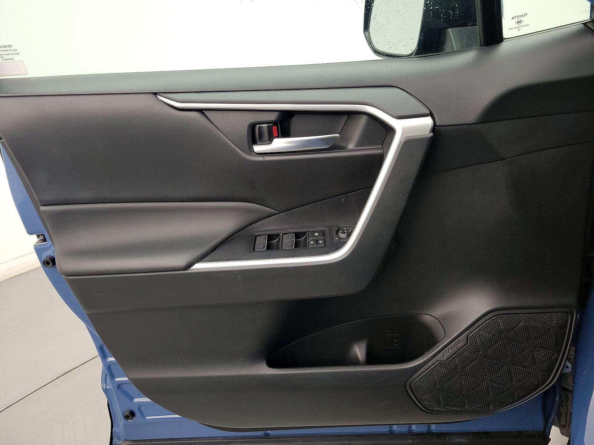 Thumbnail: 2023 Toyota RAV4 - 12