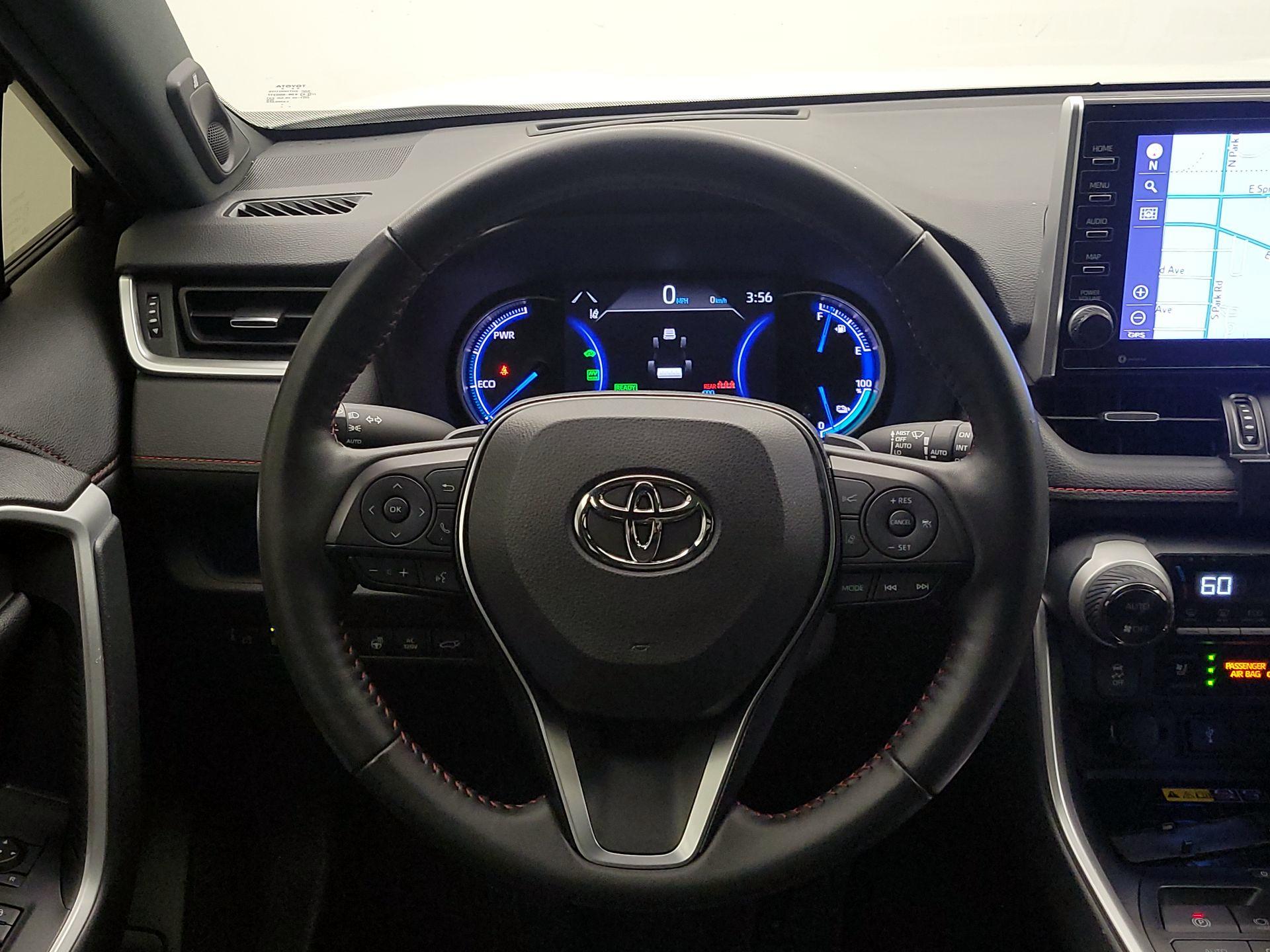 Thumbnail: 2022 Toyota RAV4 - 10