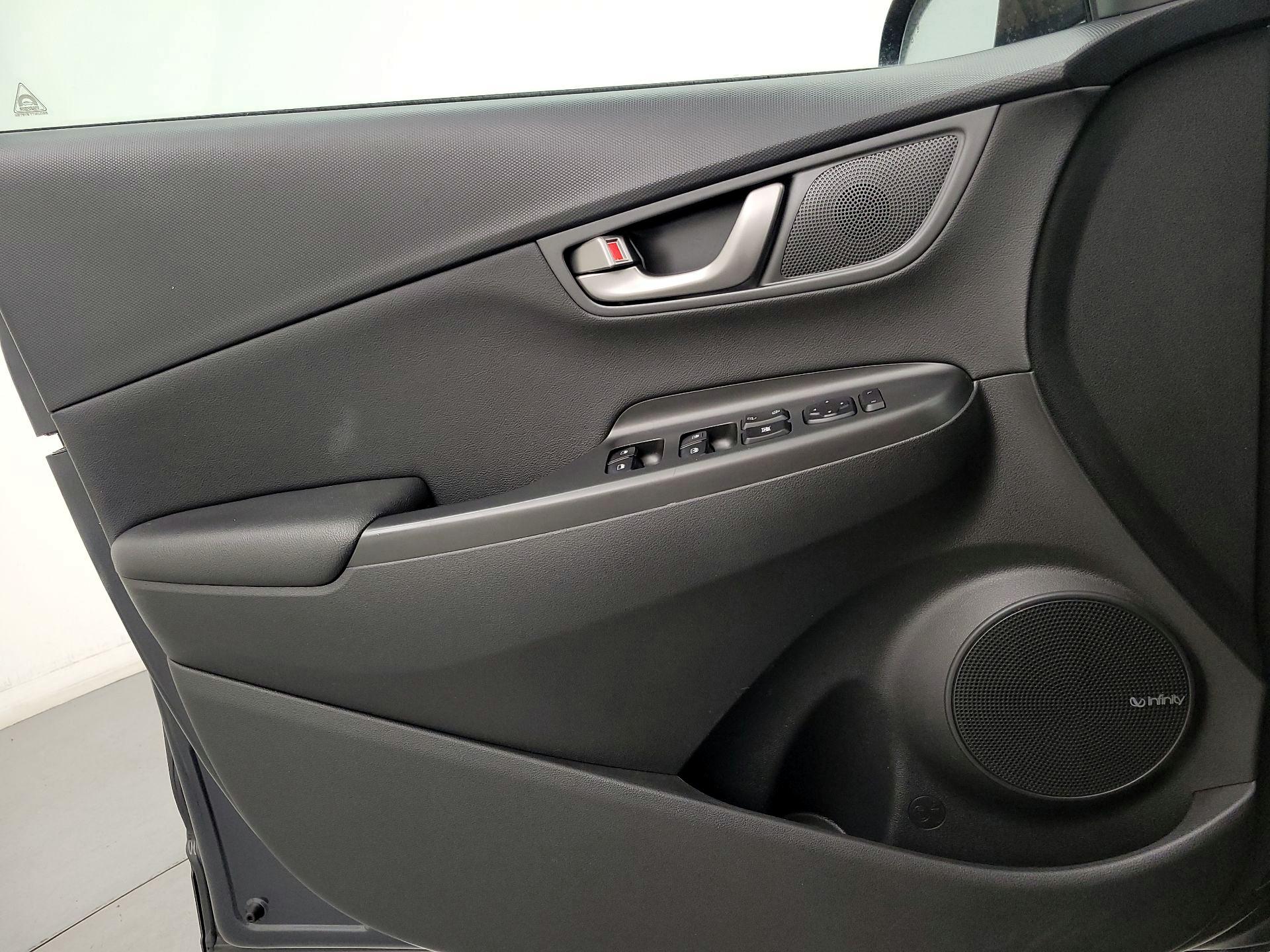 Thumbnail: 2020 Hyundai Kona - 12