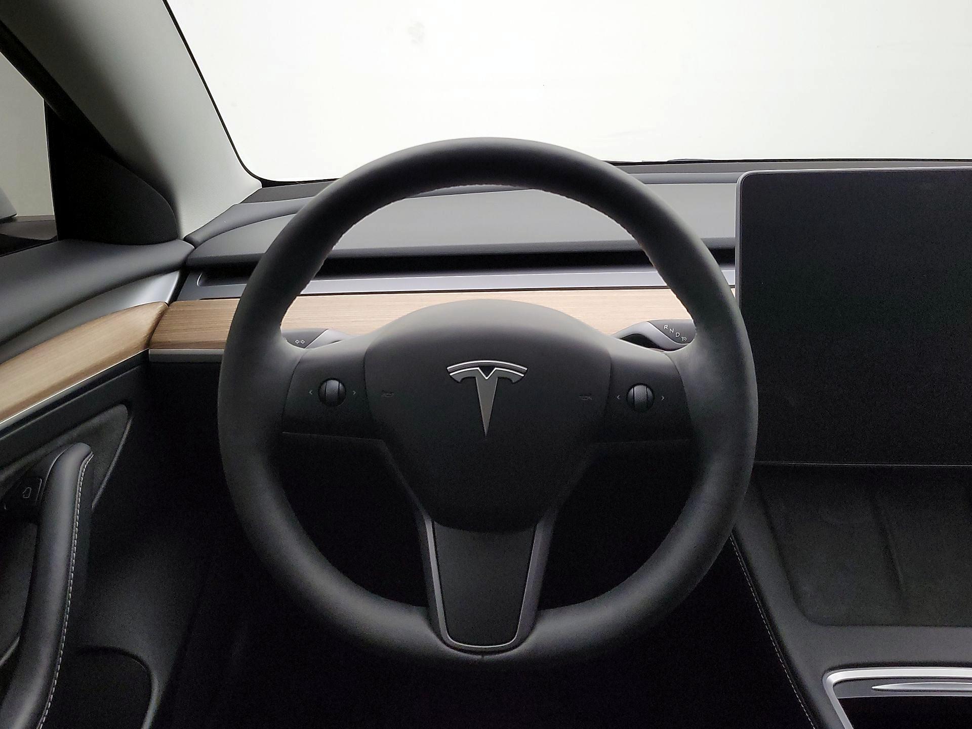 Thumbnail: 2023 Tesla Model 3 - 10