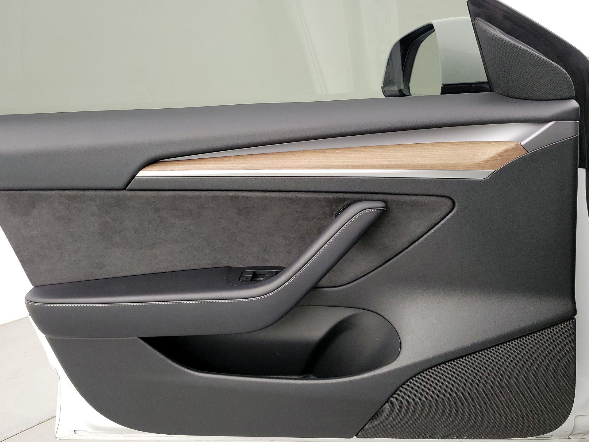 Thumbnail: 2023 Tesla Model 3 - 12