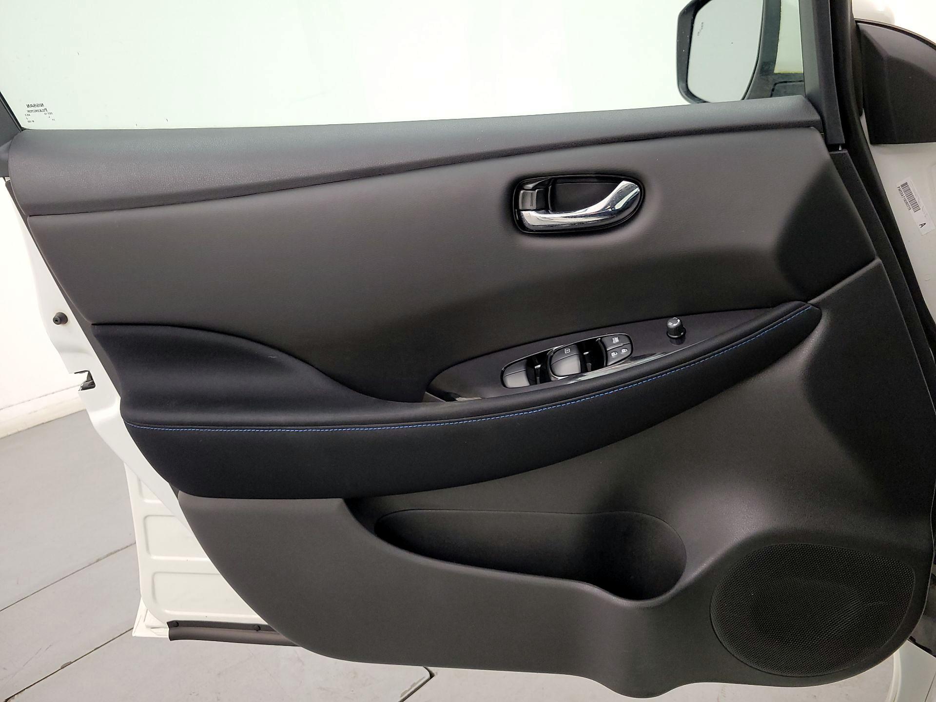 Thumbnail: 2022 Nissan Leaf - 12