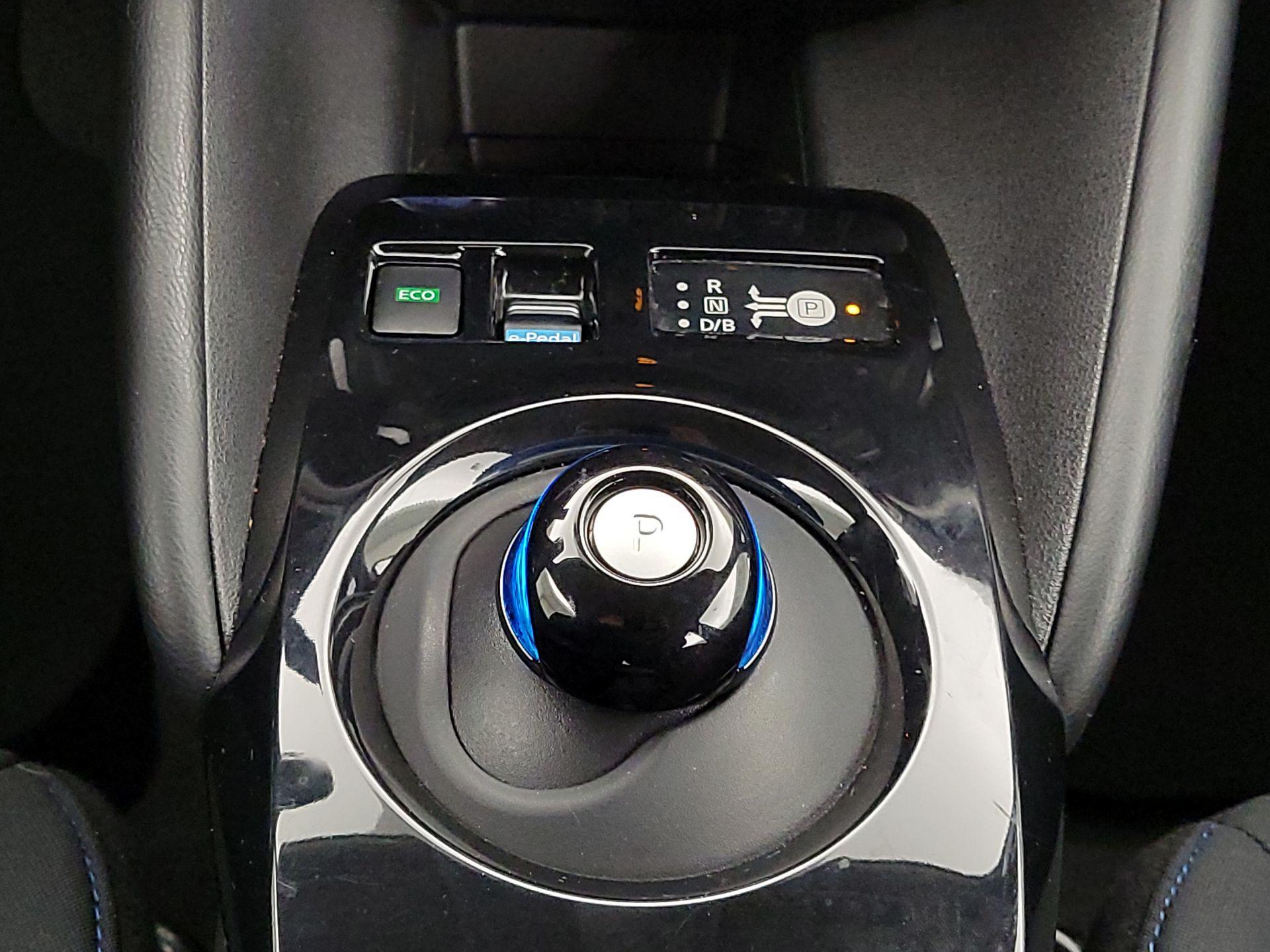 Thumbnail: 2022 Nissan Leaf - 18