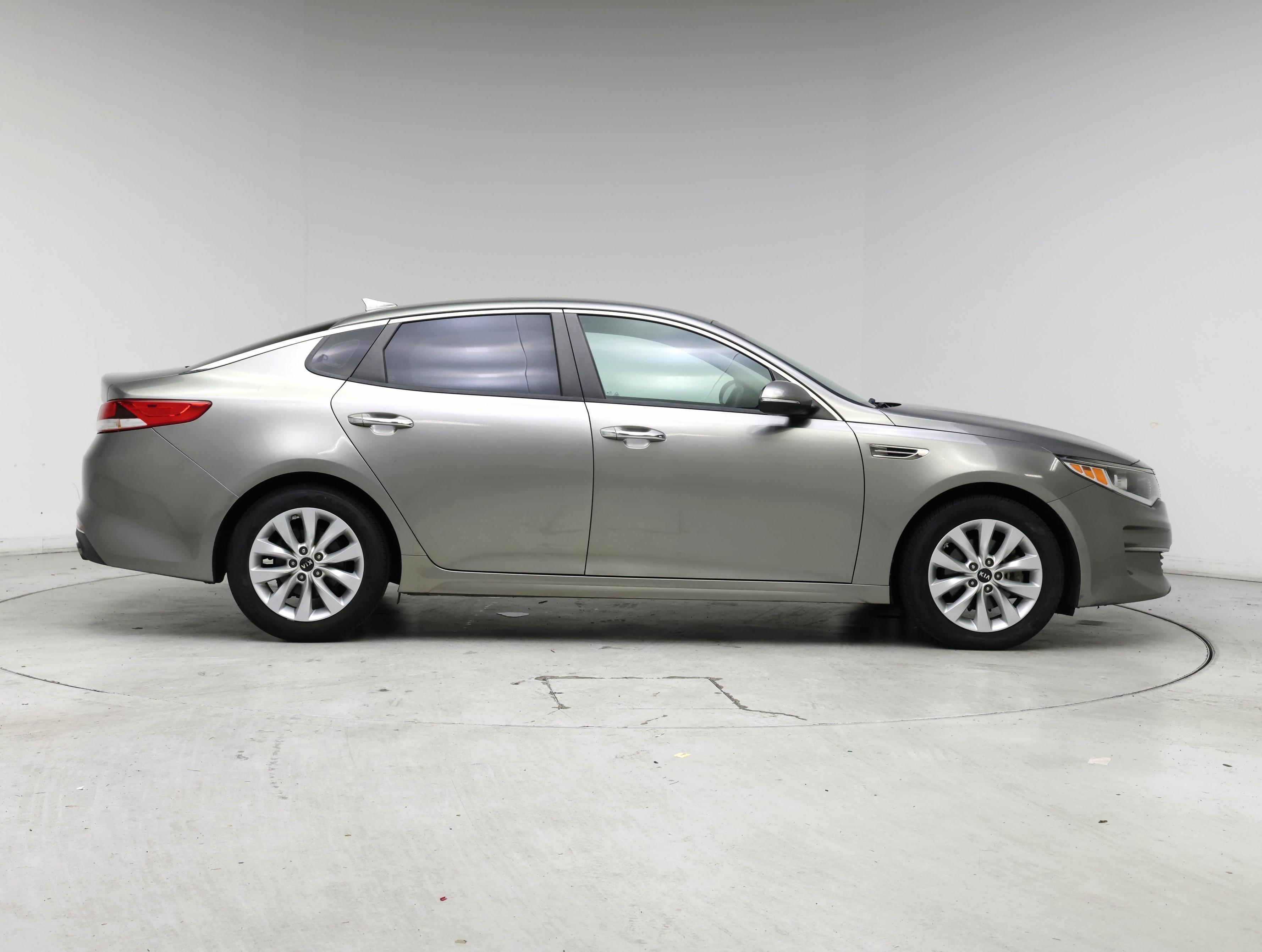 Thumbnail: 2017 Kia Optima - 7