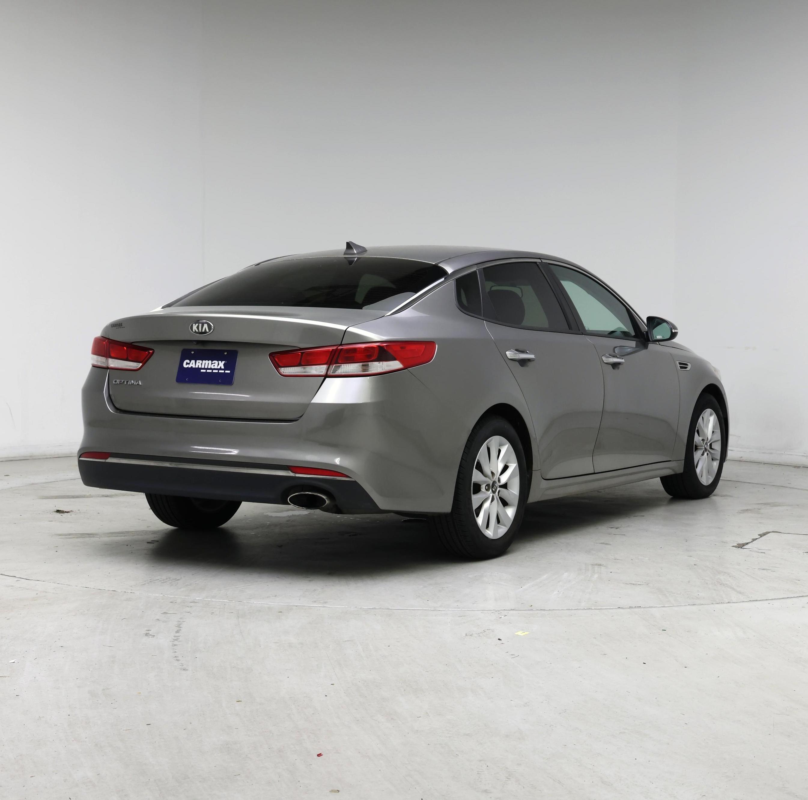 Thumbnail: 2017 Kia Optima - 8