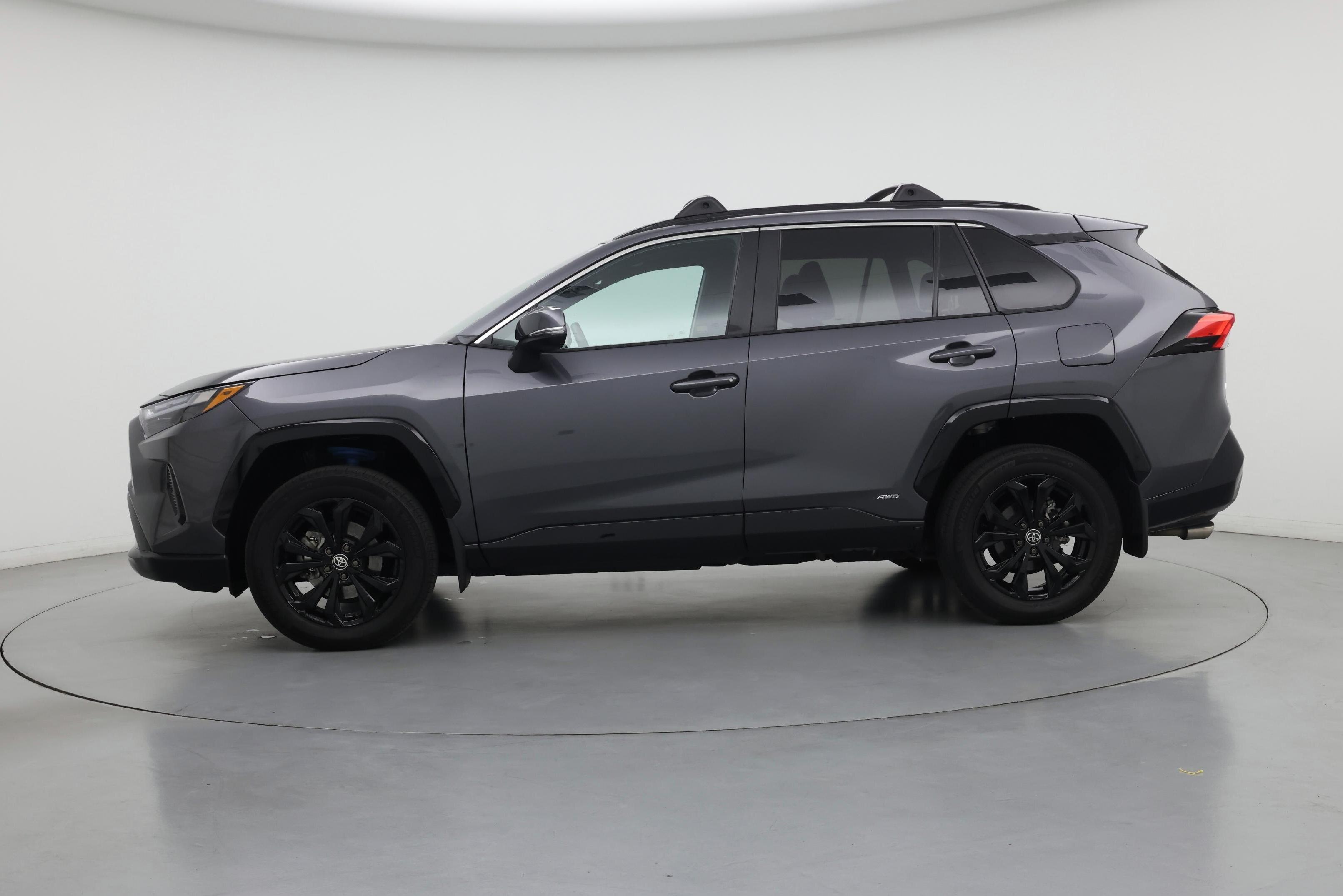 Thumbnail: 2022 Toyota RAV4 - 3