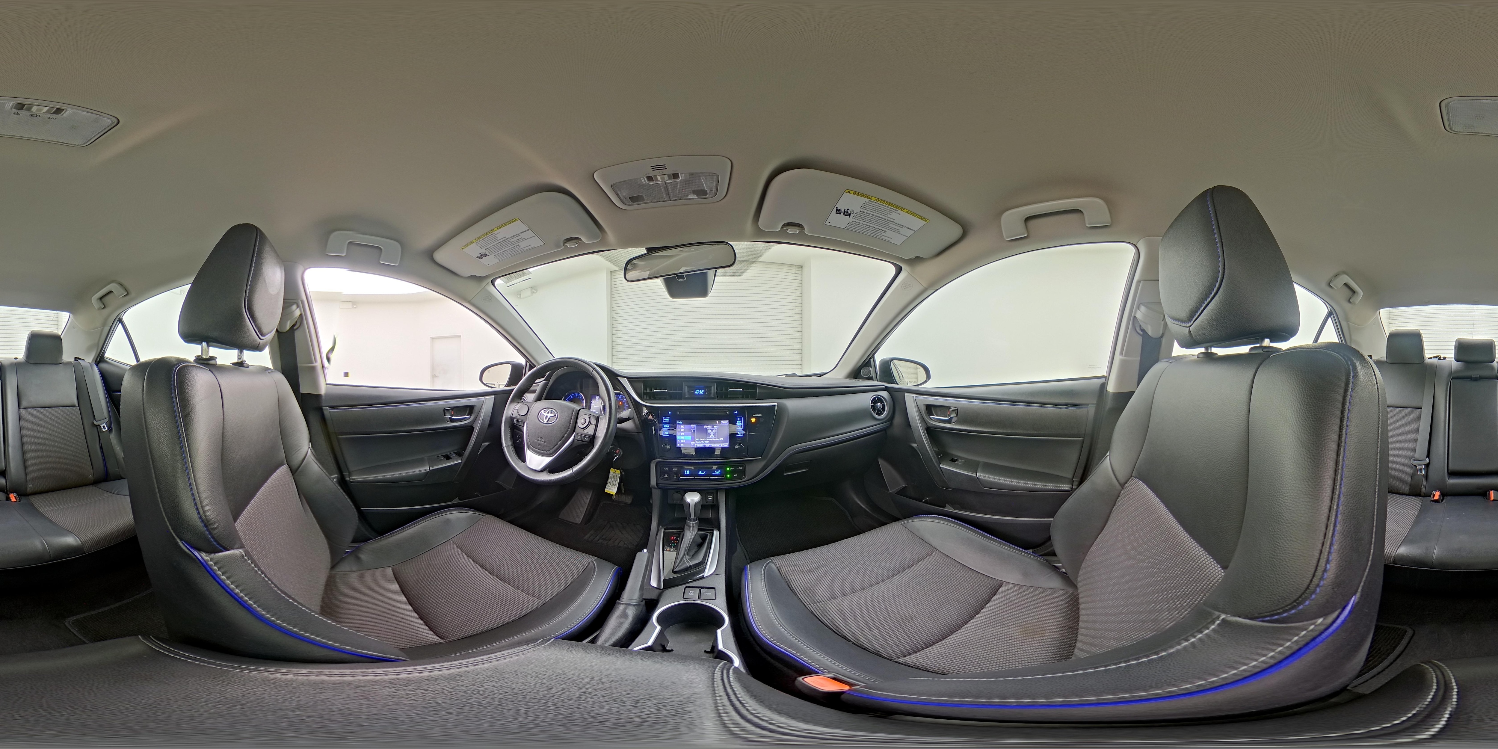 2017 Toyota Corolla SE - Photo 24