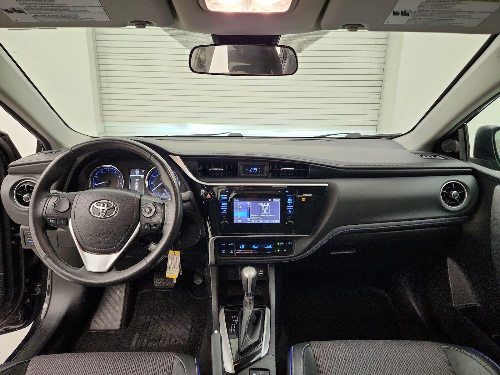 2017 Toyota Corolla SE - Photo 10
