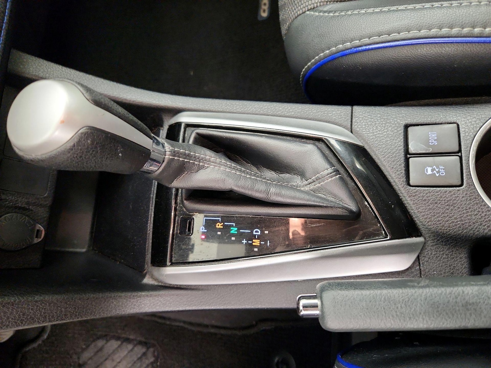 2017 Toyota Corolla SE - Photo 18