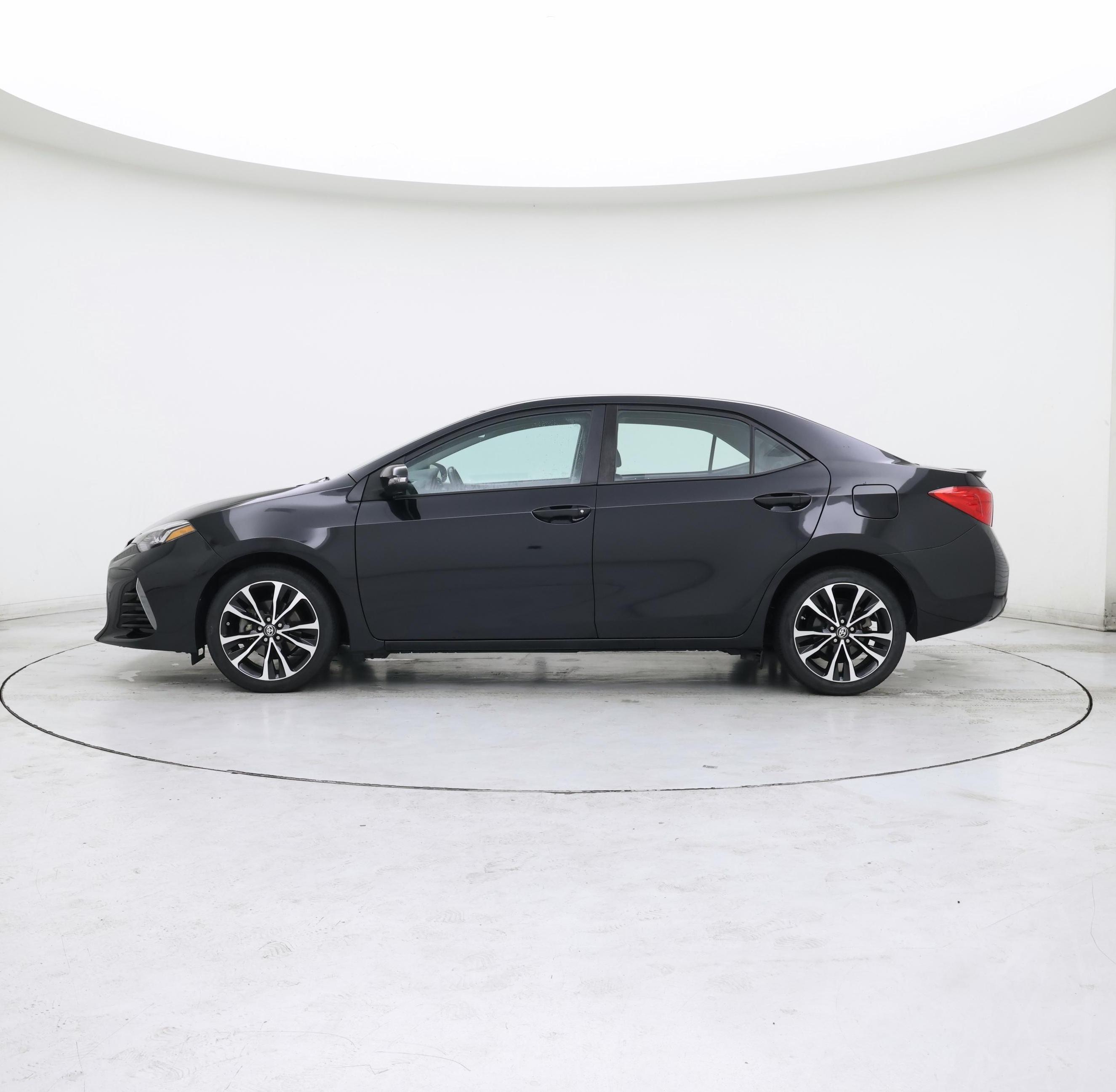 Thumbnail: 2017 Toyota Corolla - 3