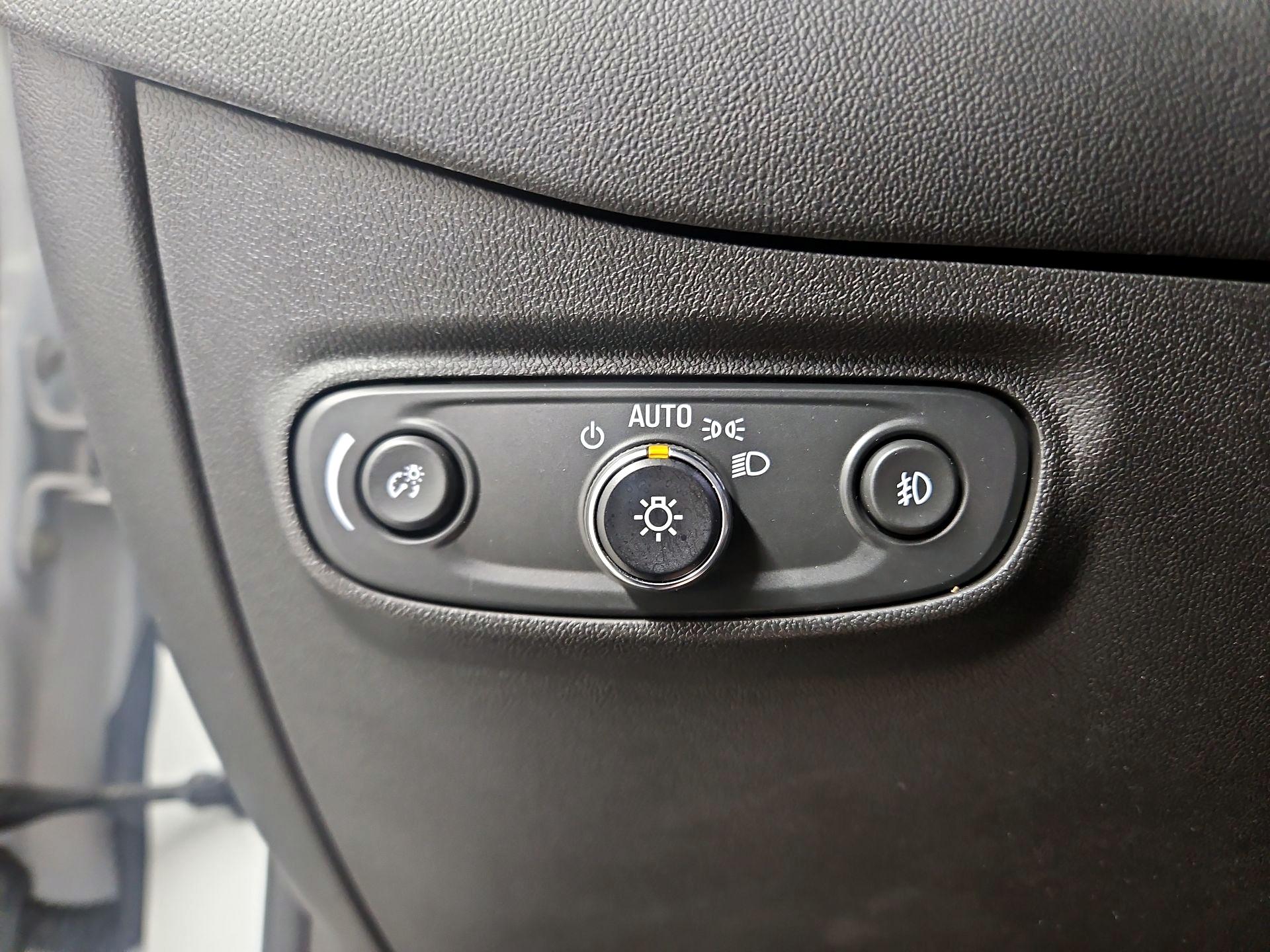 Thumbnail: 2020 Chevrolet Equinox - 13