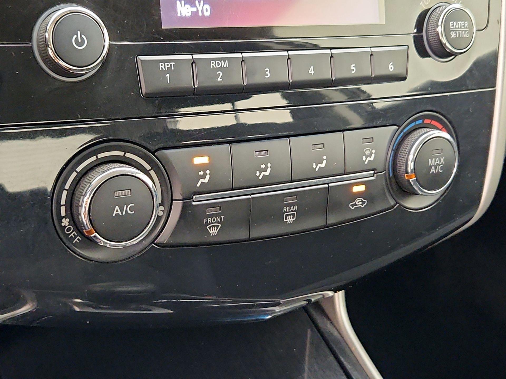 Thumbnail: 2014 Nissan Altima - 16
