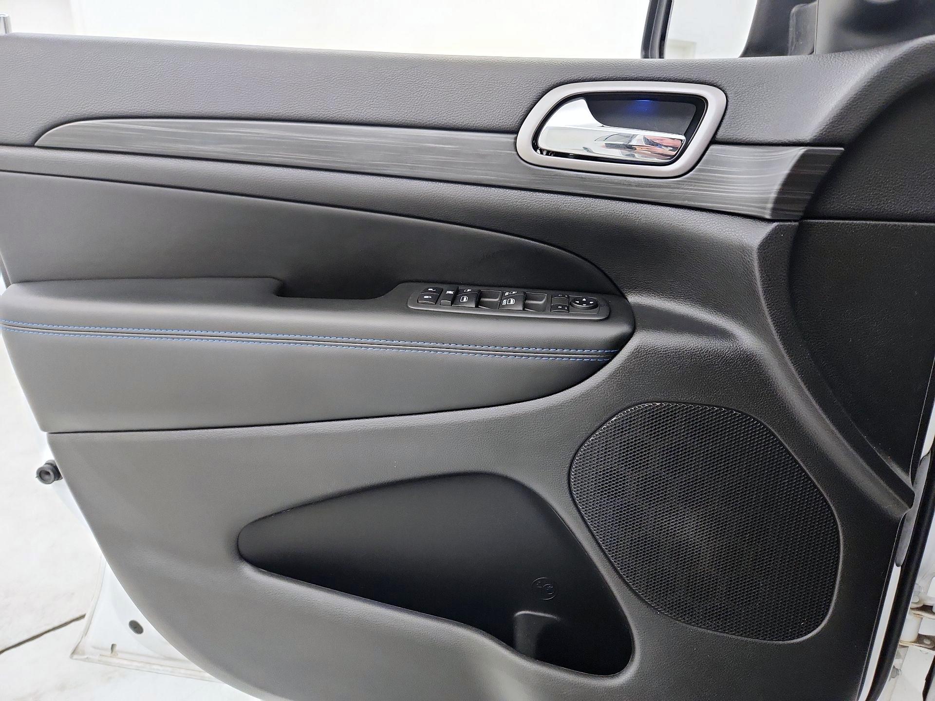 Thumbnail: 2019 Jeep Grand Cherokee - 12