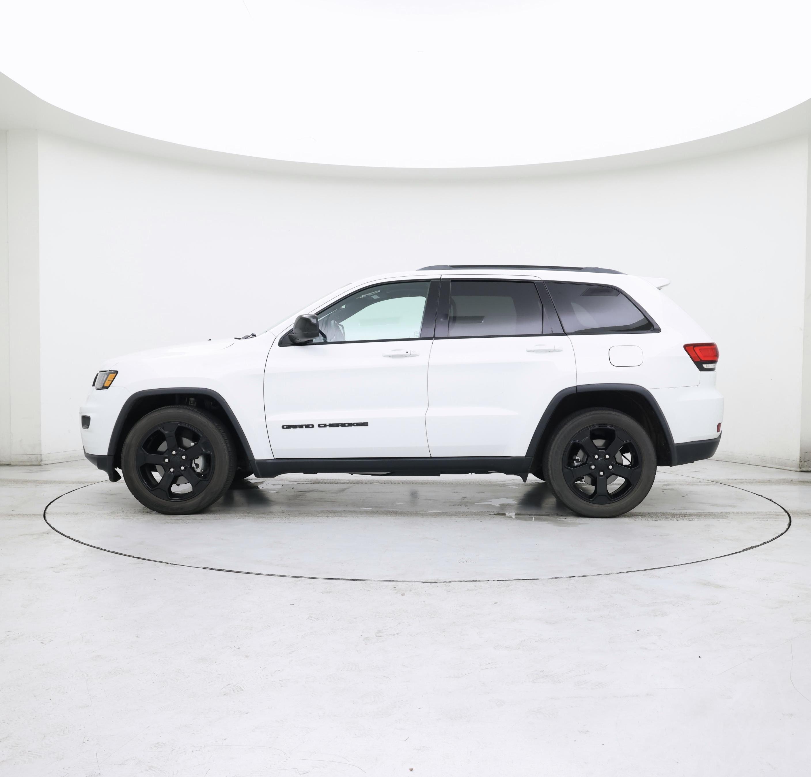 Thumbnail: 2019 Jeep Grand Cherokee - 3