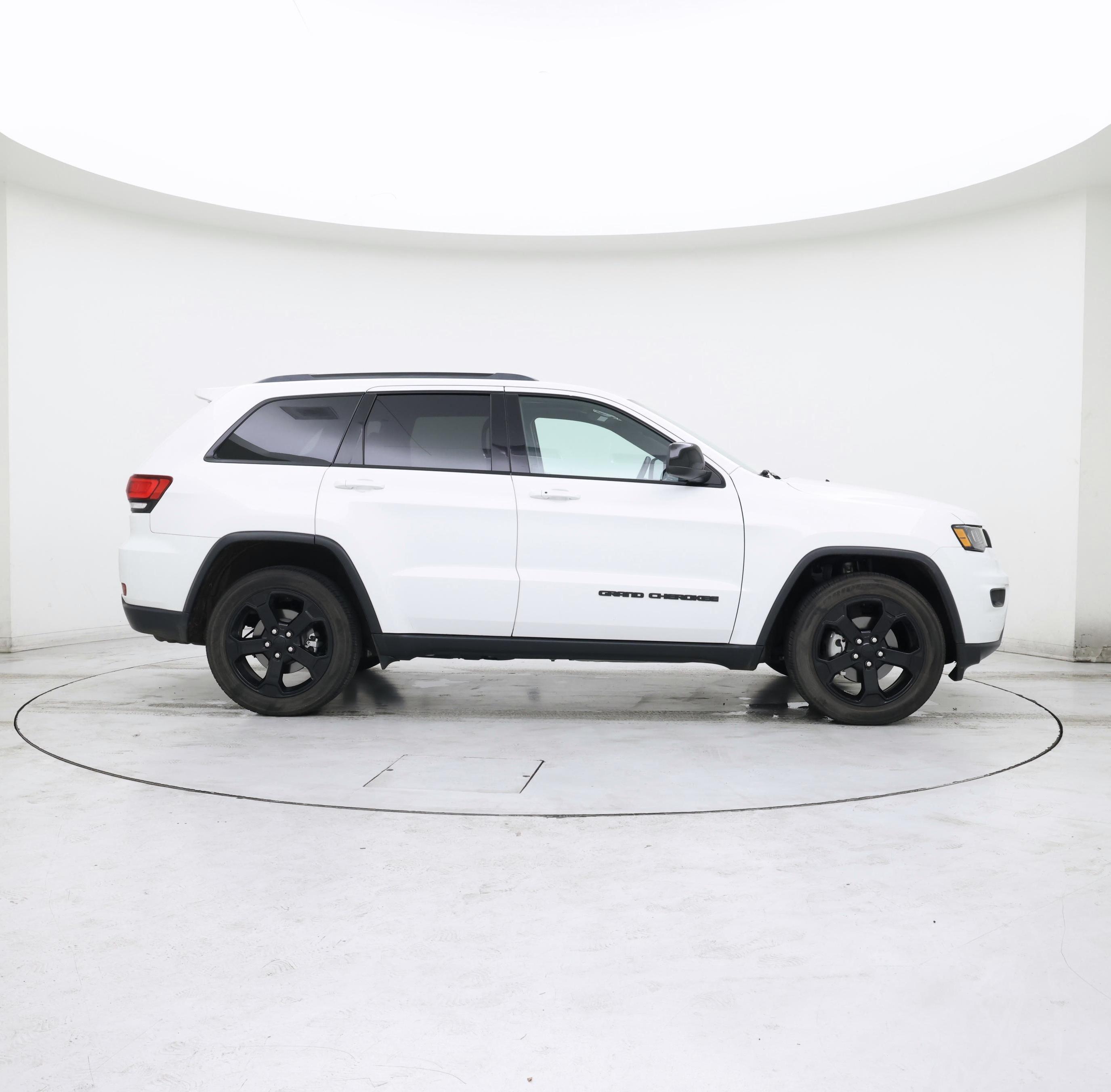 Thumbnail: 2019 Jeep Grand Cherokee - 7