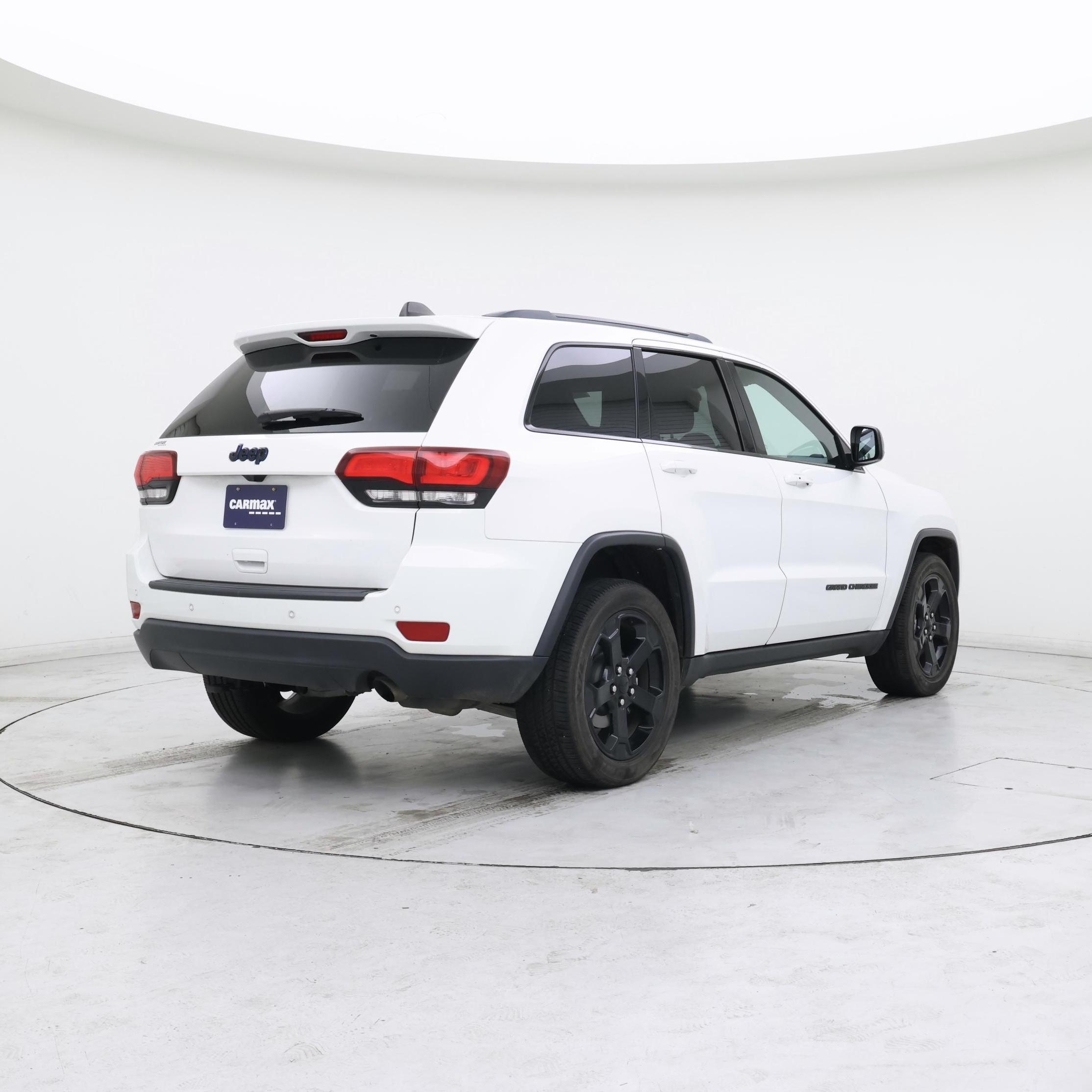 Thumbnail: 2019 Jeep Grand Cherokee - 8
