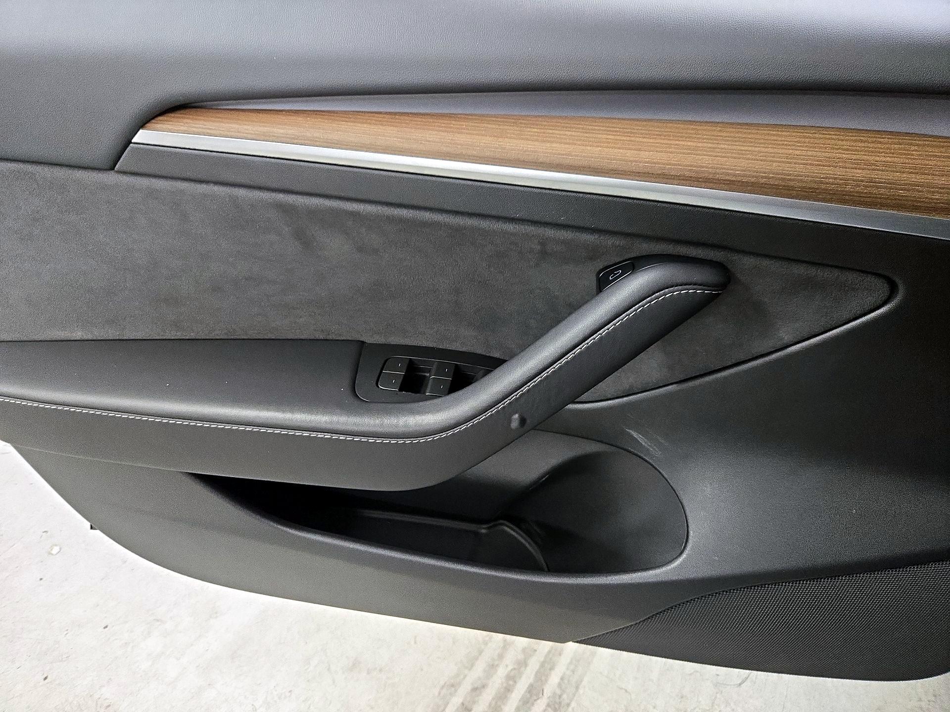 Thumbnail: 2023 Tesla Model 3 - 12